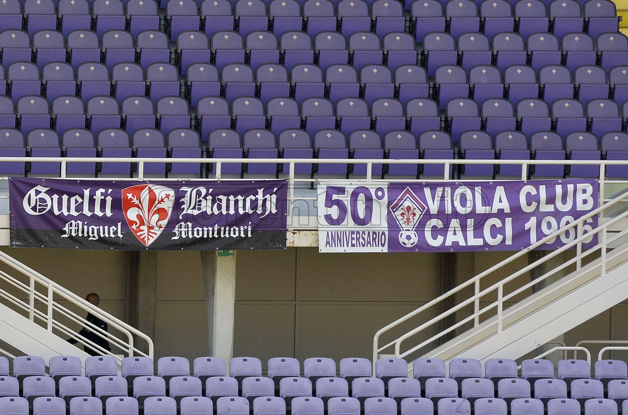 Allo stadio tornano gli striscioni dei Viola Club: le IMMAGINI di VI.IT