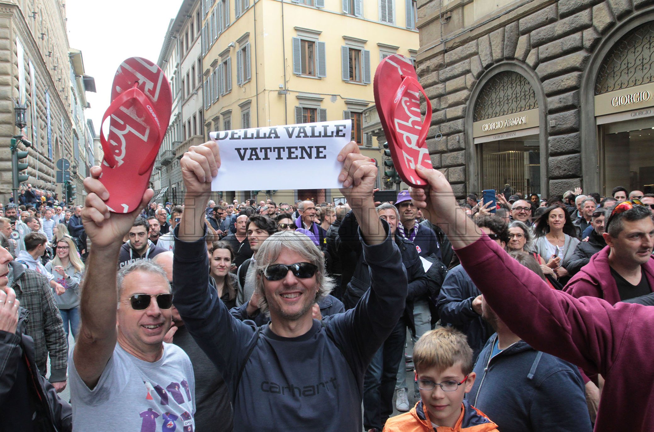FIORENTINA 11-05-2019. Flash mob: Striscioni contro Della Valle in via Tornabuoni. SILPRESS
