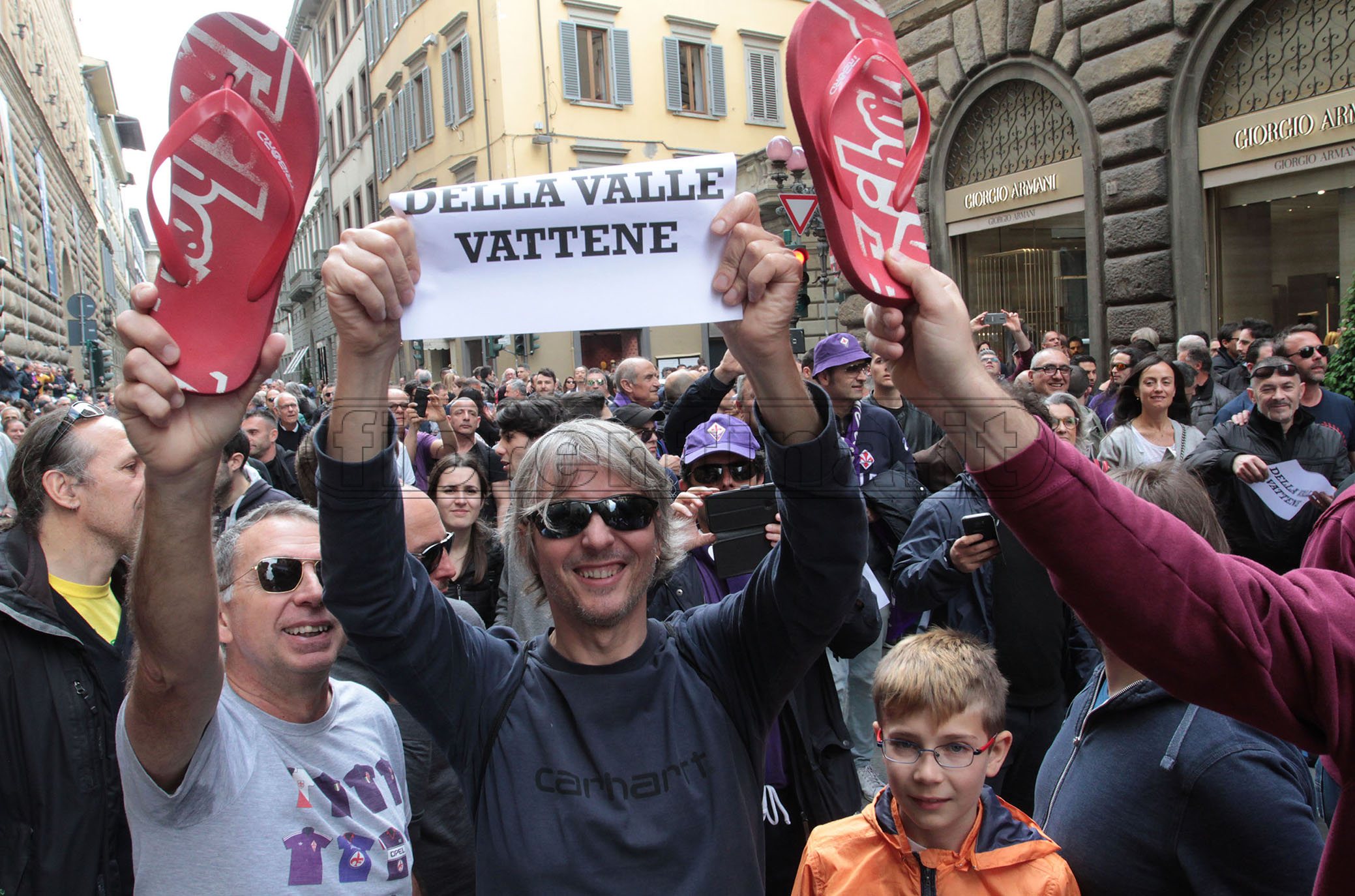 FIORENTINA 11-05-2019. Flash mob: Striscioni contro Della Valle in via Tornabuoni. SILPRESS