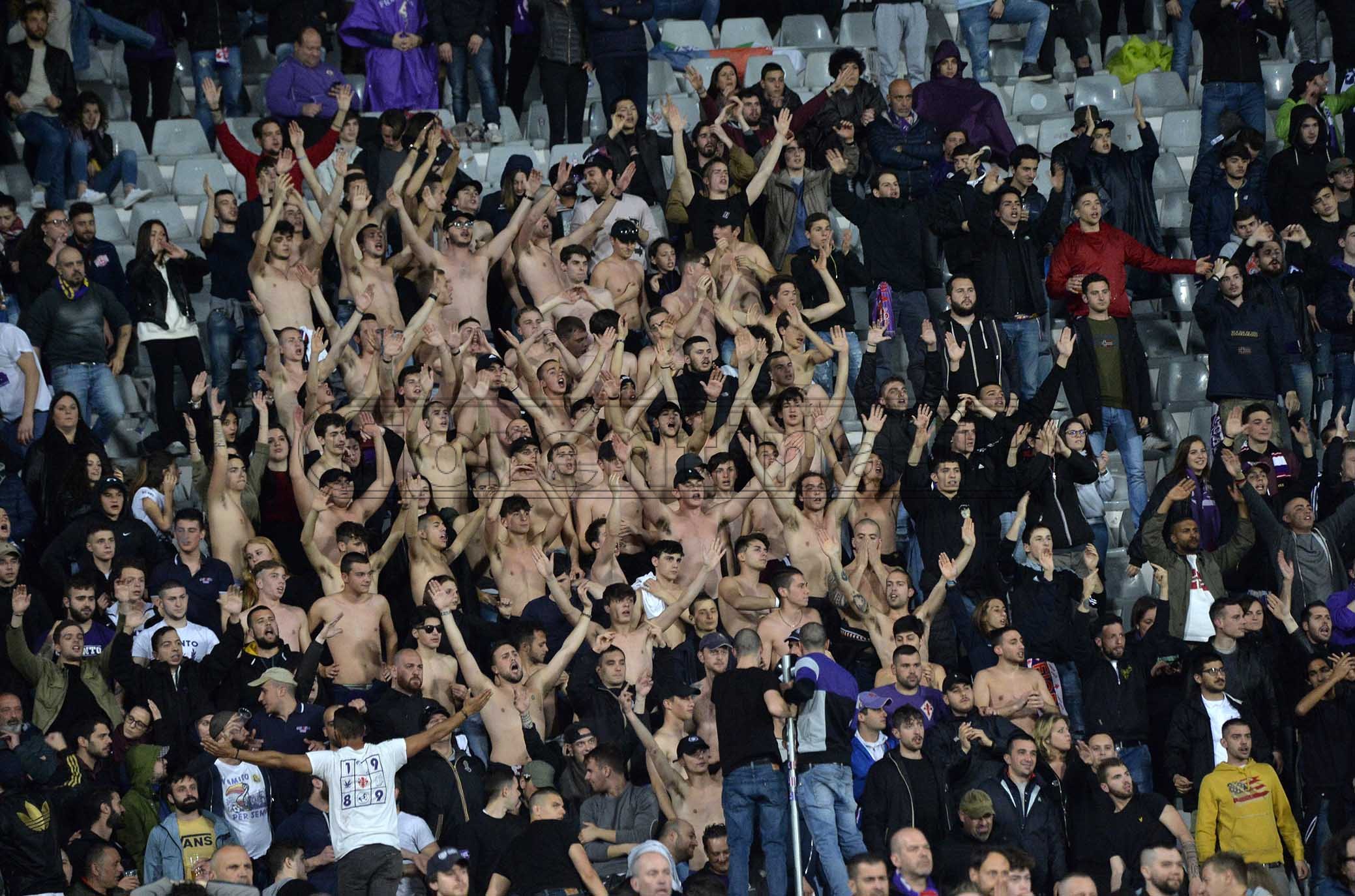 Fiorentina - Milan: le immagini dei tifosi viola nella FOTOGALLERY di VI.IT
