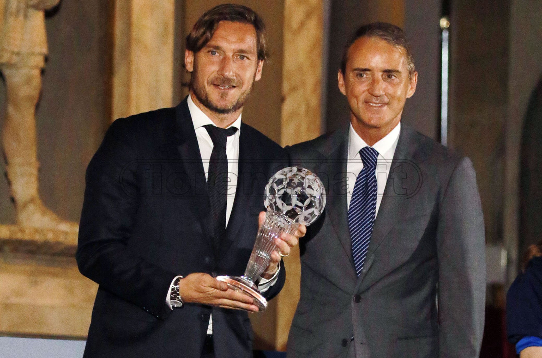 FIRENZE 20-05-2019 HALL OF FAME 2019. ROBERTO MANCINI CONSEGNA IL PREMIO A FRANCESCO TOTTI. GALASSI SILVANO/SILPRESS