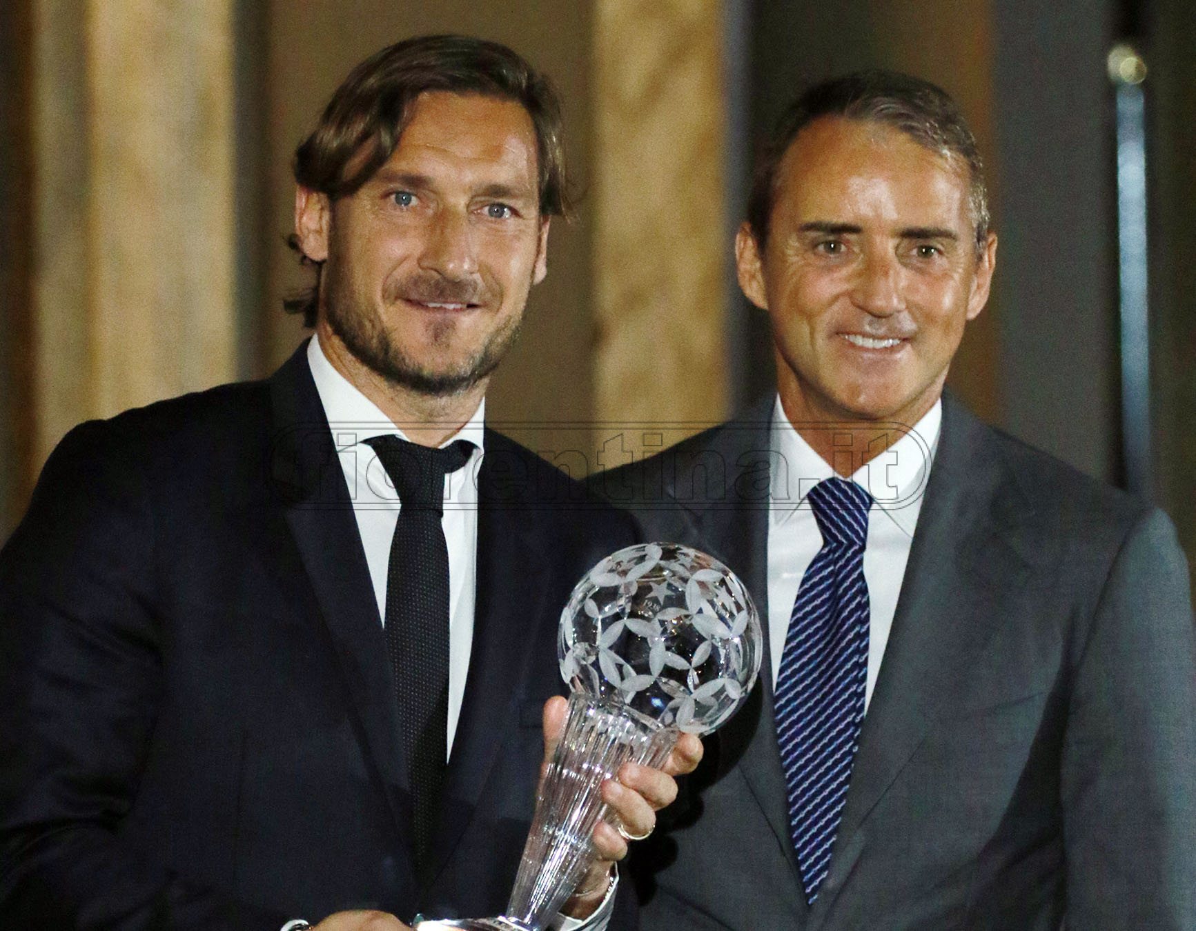 FIRENZE 20-05-2019 HALL OF FAME 2019. ROBERTO MANCINI CONSEGNA IL PREMIO A FRANCESCO TOTTI. GALASSI SILVANO/SILPRESS