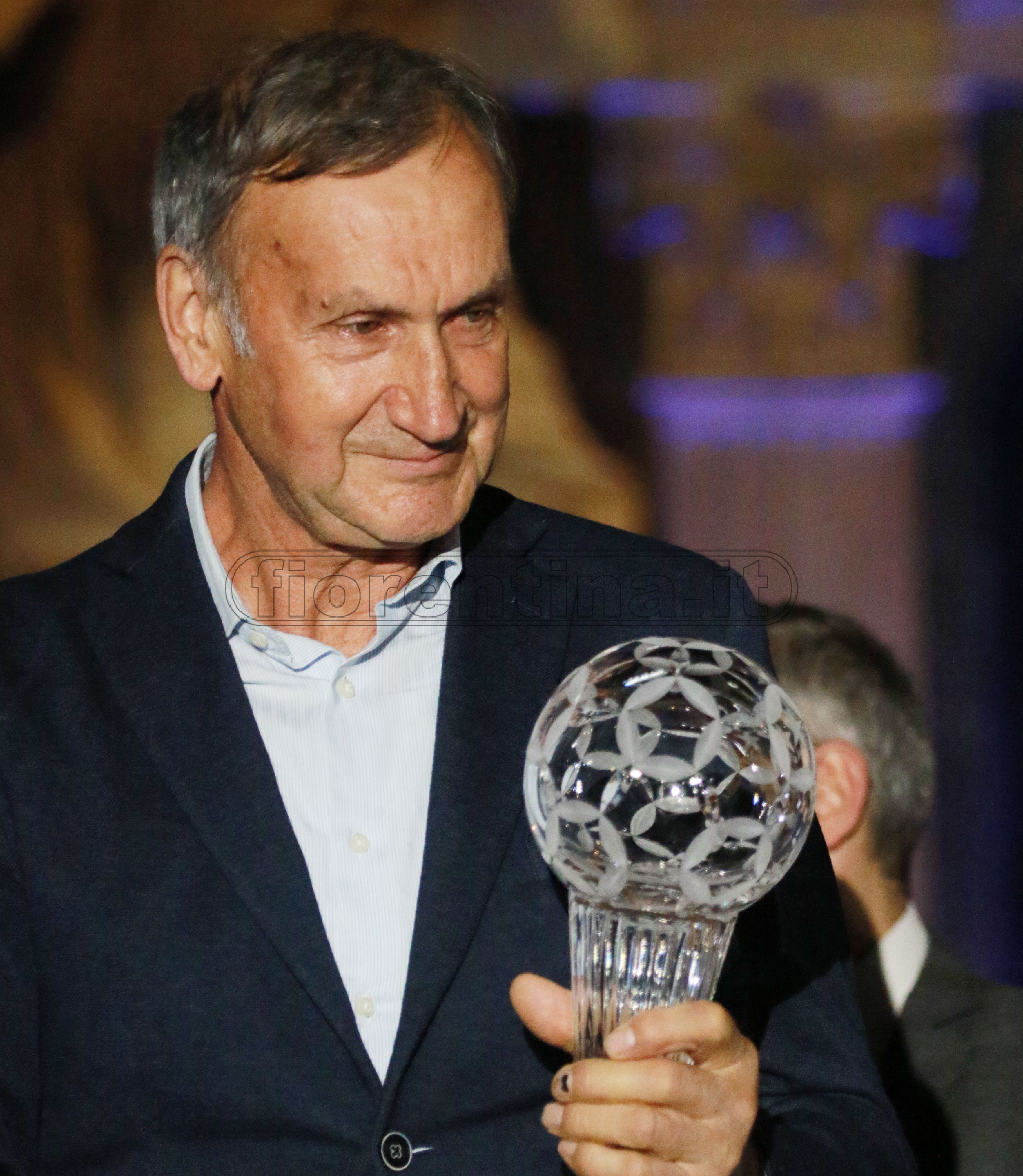 FIRENZE 20-05-2019 HALL OF FAME 2019. IL PADRE DI DAVID ASTORI RICEVE IL PREMIO FAIR PLAY A DAVIDE ASTORI DA IGOR TROCCHIA. GALASSI SILVANO/SILPRESS