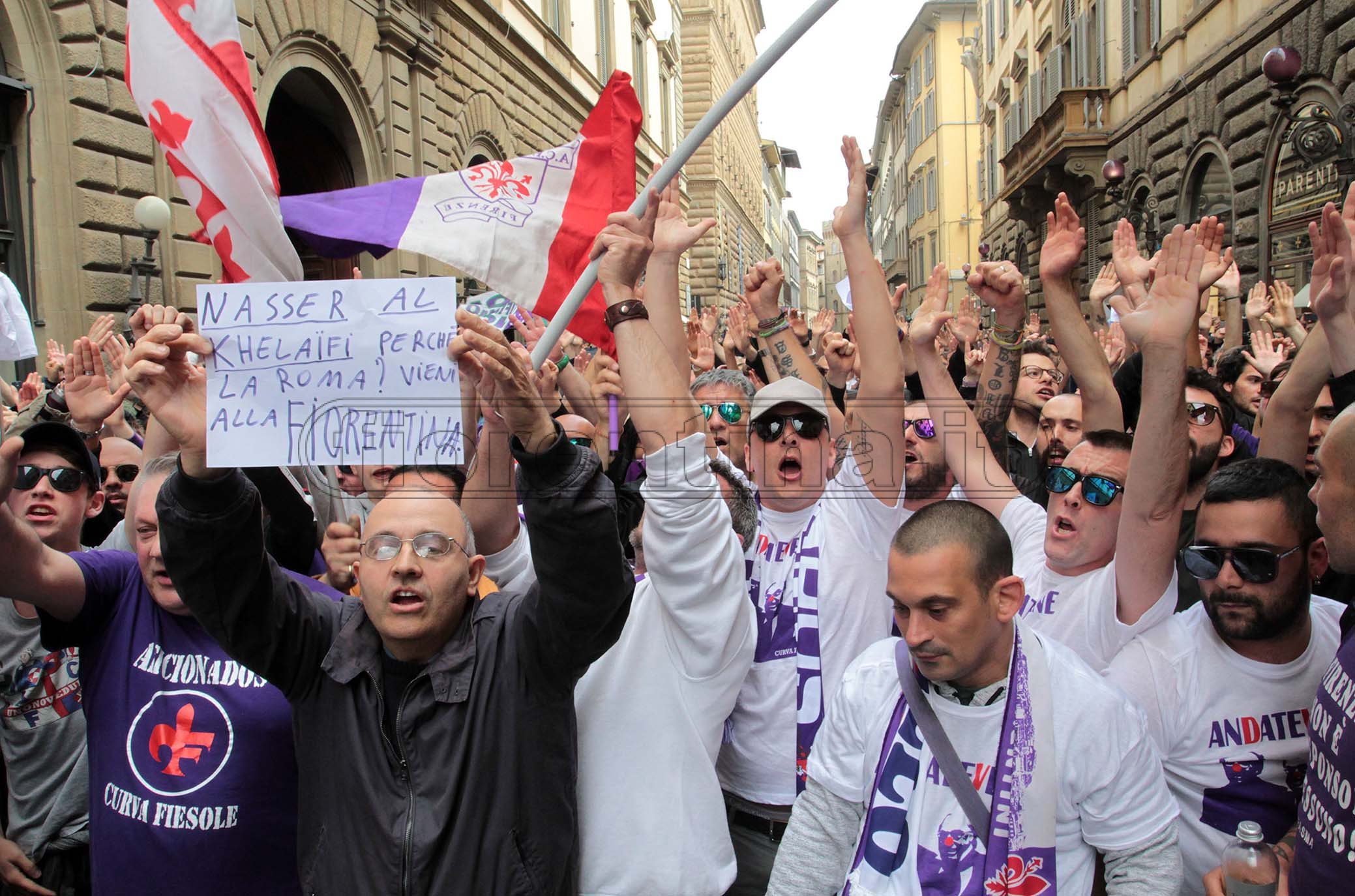 FIORENTINA 11-05-2019. Flash mob: Striscioni contro Della Valle in via Tornabuoni. SILPRESS