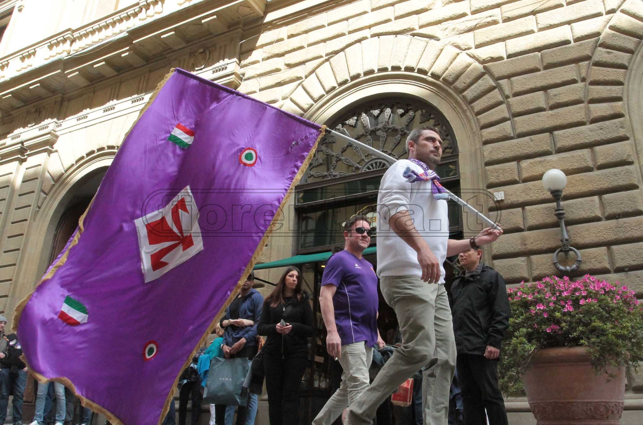 FIORENTINA 11-05-2019. Flash mob: Striscioni contro Della Valle in via Tornabuoni. SILPRESS