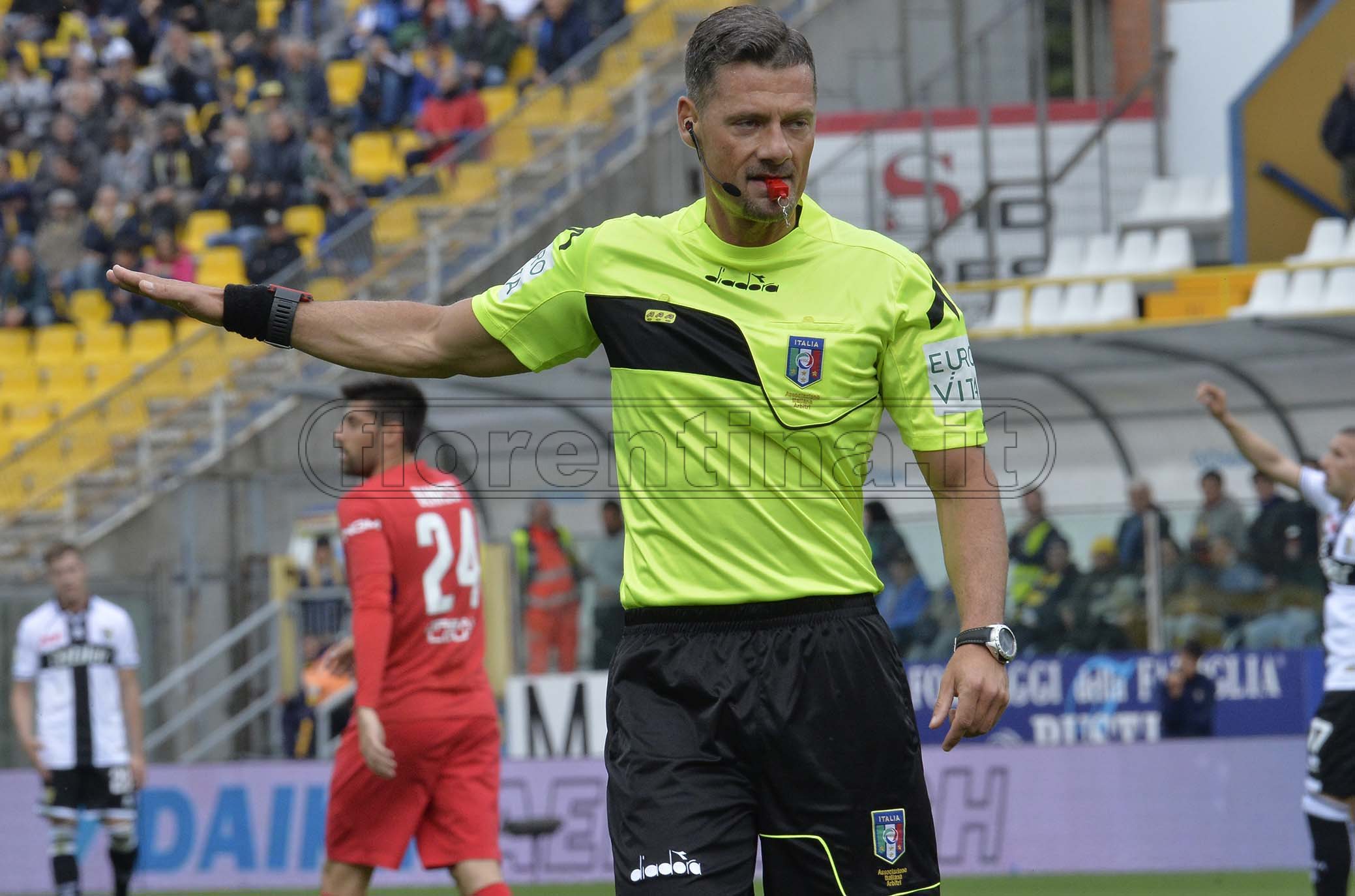 Torino-Fiorentina, a dirigere il match sarà Giacomelli. La Penna al Var