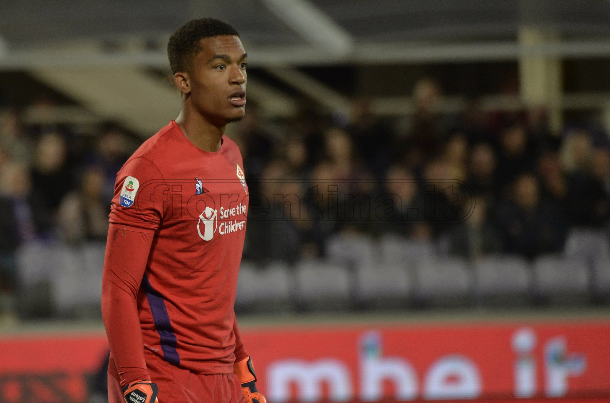 Lafont, la 'papera' costa caro. Fatto uscire 'in segreto' dallo stadio. Ma l'allenatore...