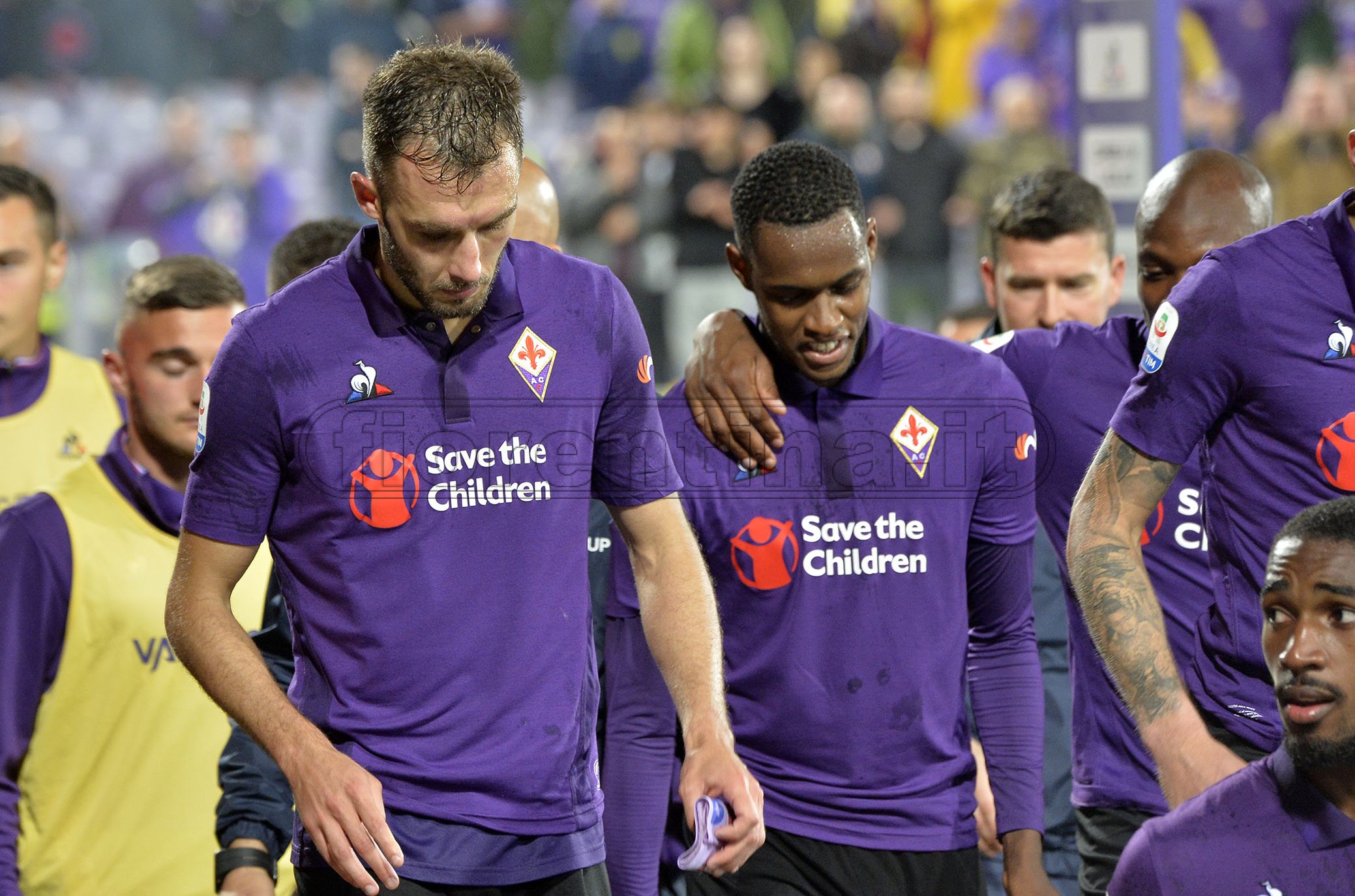 Fiorentina salva, ma non dai fischi. Ora la rifondazione