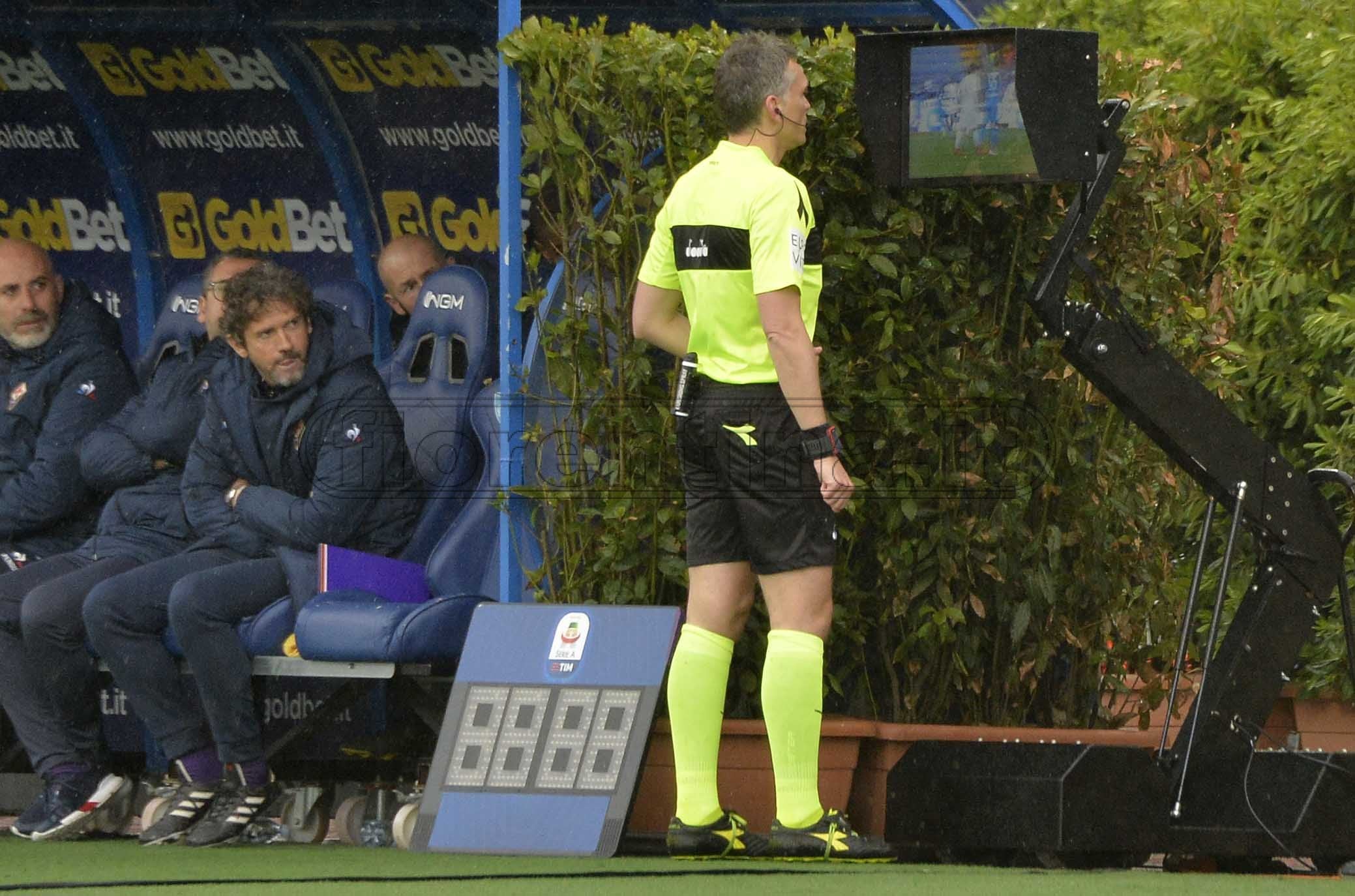 Var e polemiche. Quotidiani, dirigenti e allenatori: ‘Arbitri, andate a rivedere le azioni’