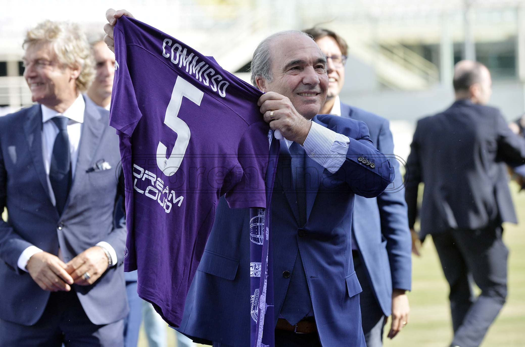 FIORENTINA 07-06-2019 PRESENTAZIONE DI ROCCO COMMISSO AL FRANCHI. GIANCARLO ANTOGNONI DONA LA MAGLIA A ROCCO COMMISSO. GALASSI SILVANO/SILPRESS