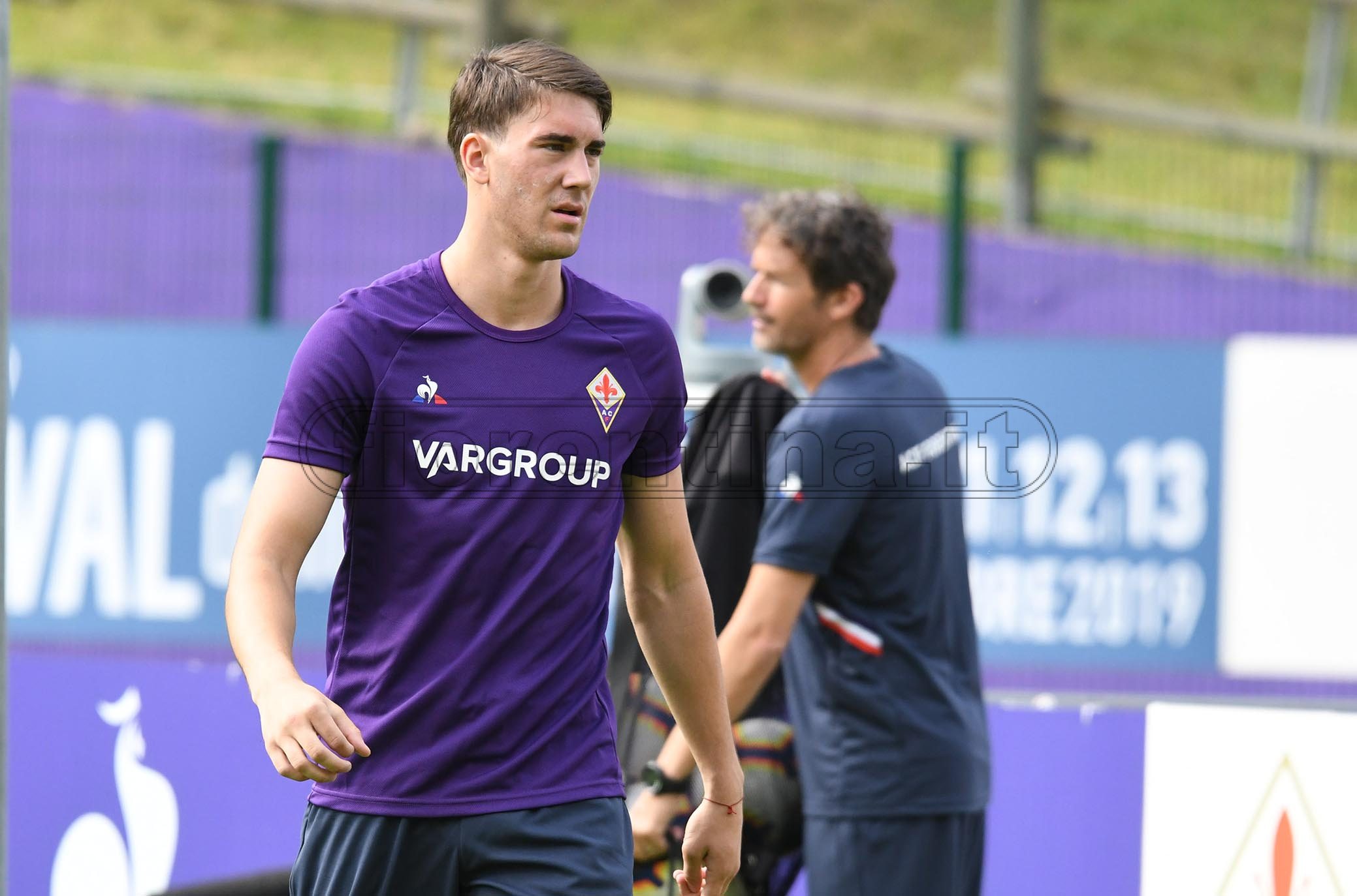 Vlahovic prenota un posto tra i grandi, con la maglia della Fiorentina...