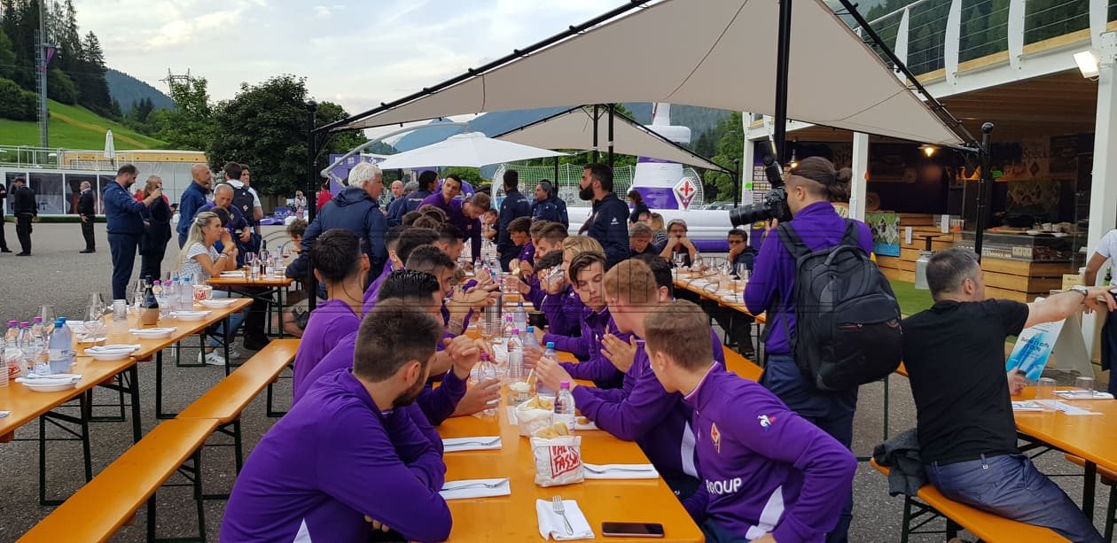 Moena, Fiorentina a cena al Viola Village con i tifosi (FOTO VI.IT)