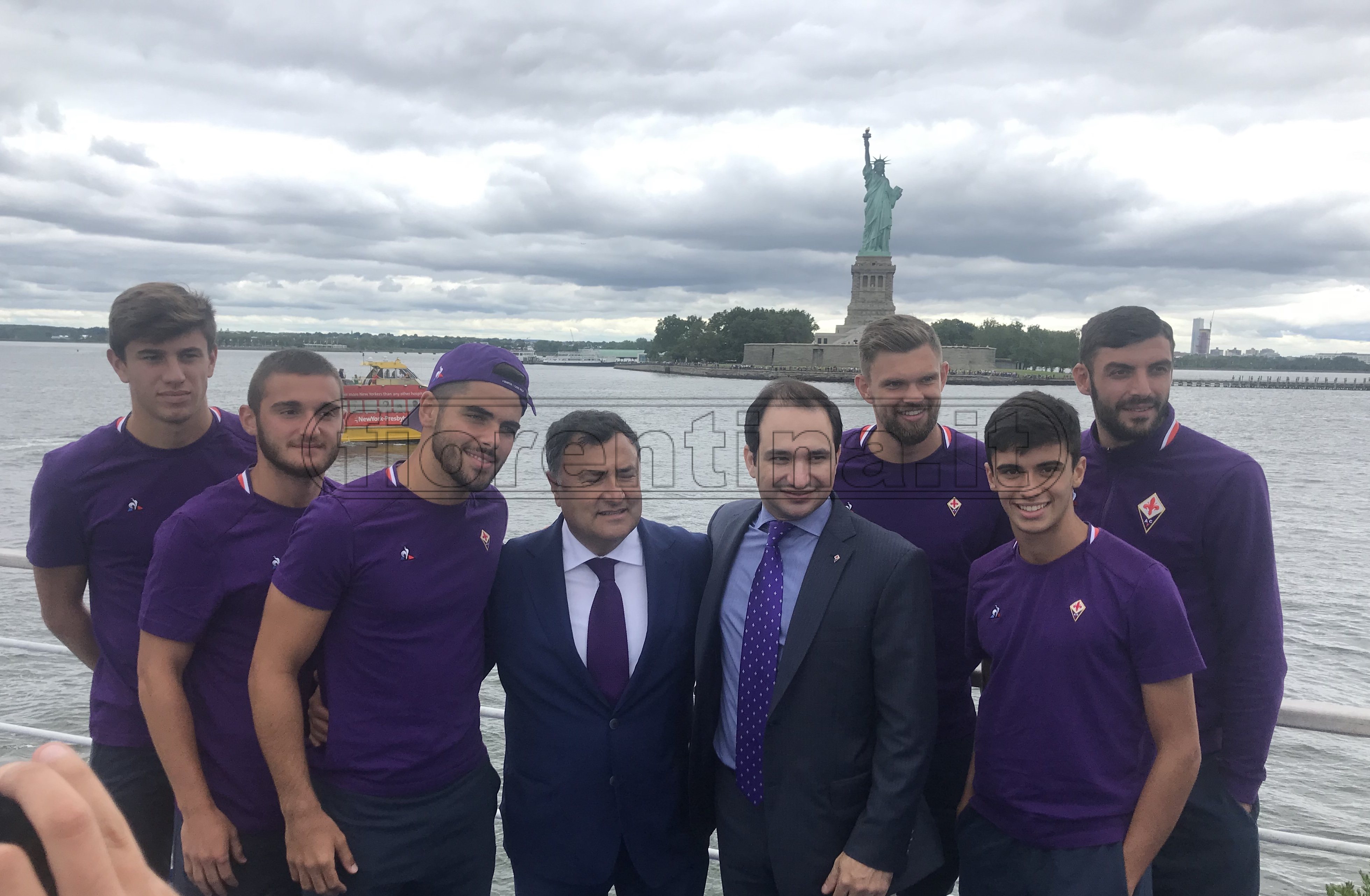 La giornata viola, il riassunto