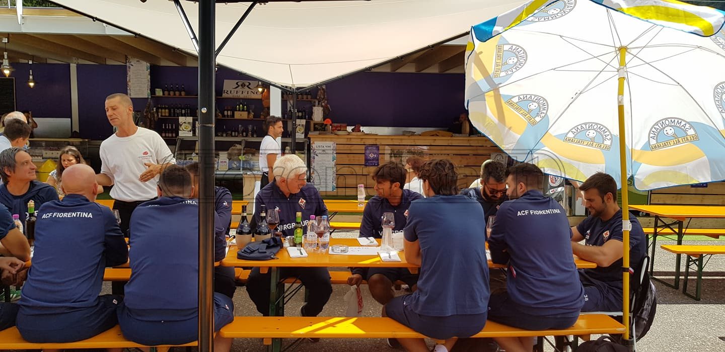 Moena, Bigica e lo Staff pranzano al Viola Village in mezzo ai tifosi (FOTO)