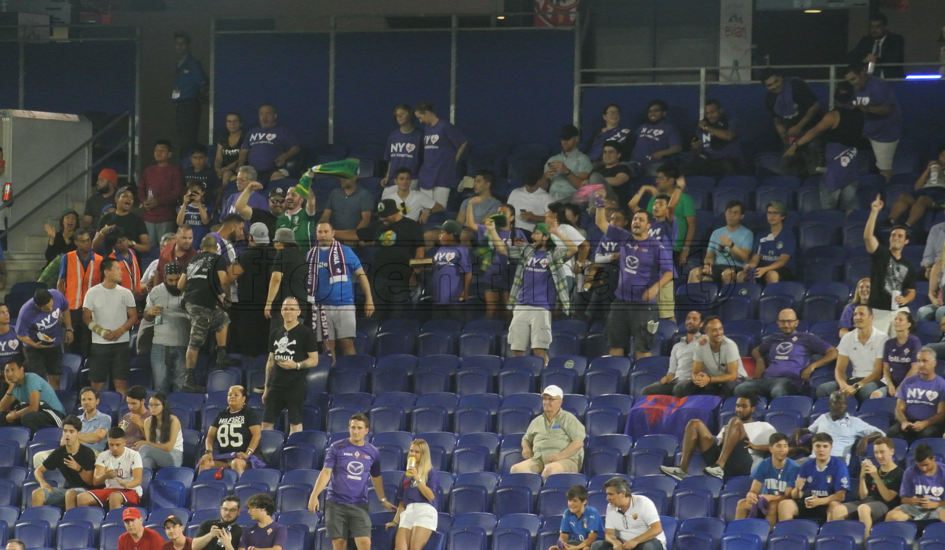 Alla Red Bull Arena anche i tifosi dello Sporting insieme a quelli viola (FOTO)
