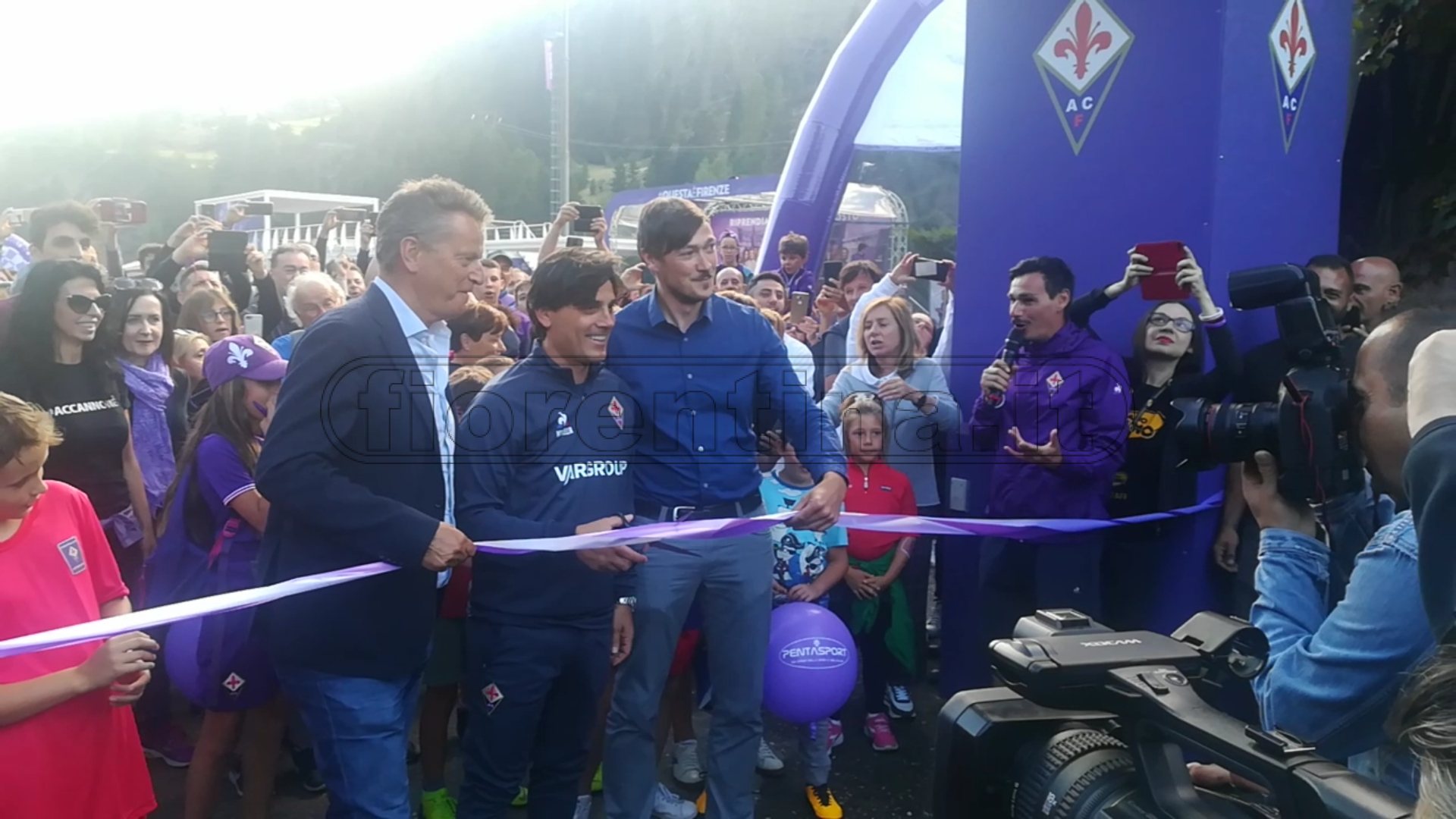 Moena, Montella inaugura e taglia il nastro del Viola Village (VIDEO)