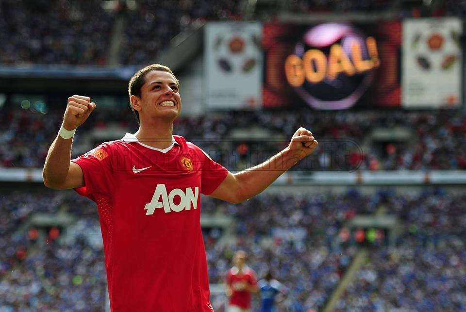 Idea Chicharito per l'attacco viola: esperienza e contratto in scadenza