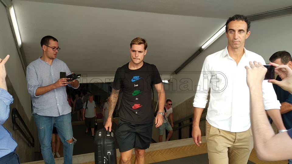 Lirola arrivato a Firenze: "Volevo solo la Fiorentina, sono felicissimo" (FOTO-VIDEO VI.IT)
