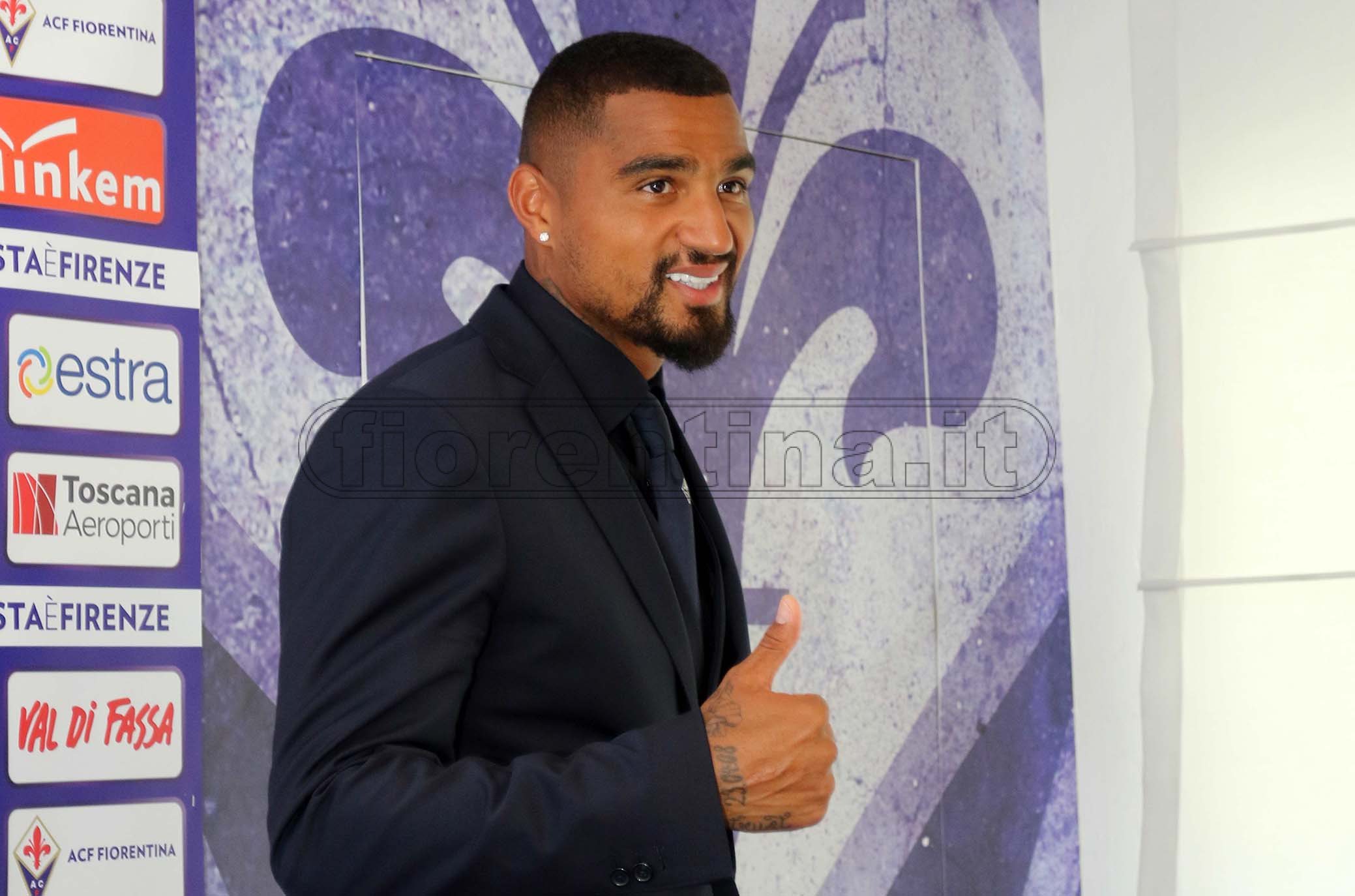 Le immagini della presentazione di Boateng nella FOTOGALLERY