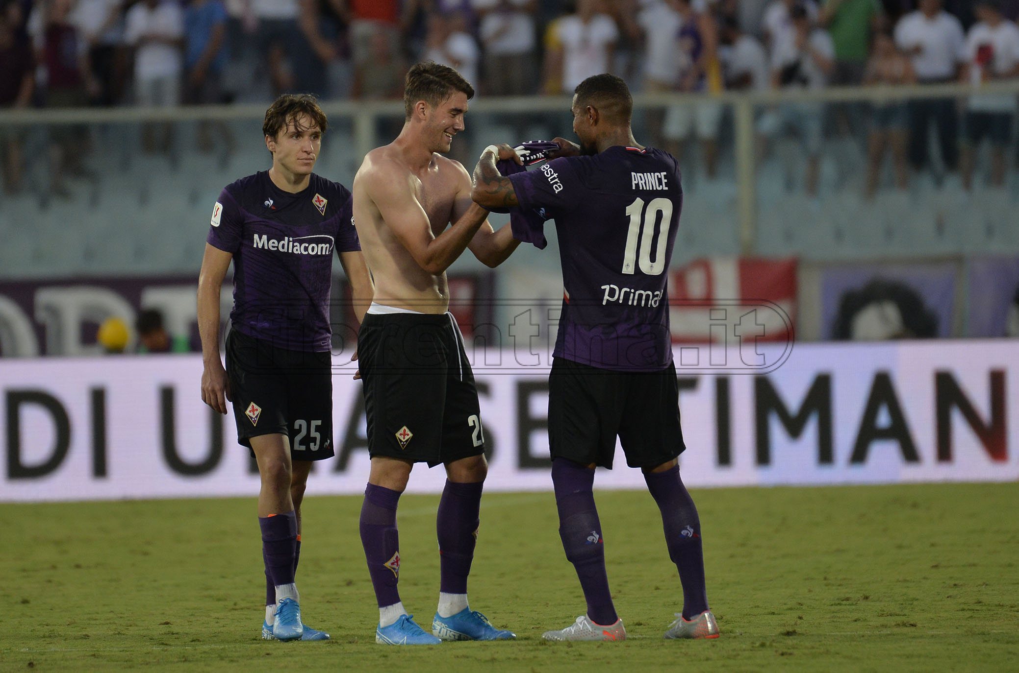 J. Pedro-Simeone VS Vlahovic-Chiesa. 8 reti a 2 nel confronto. E da fuori sardi avanti 4-1