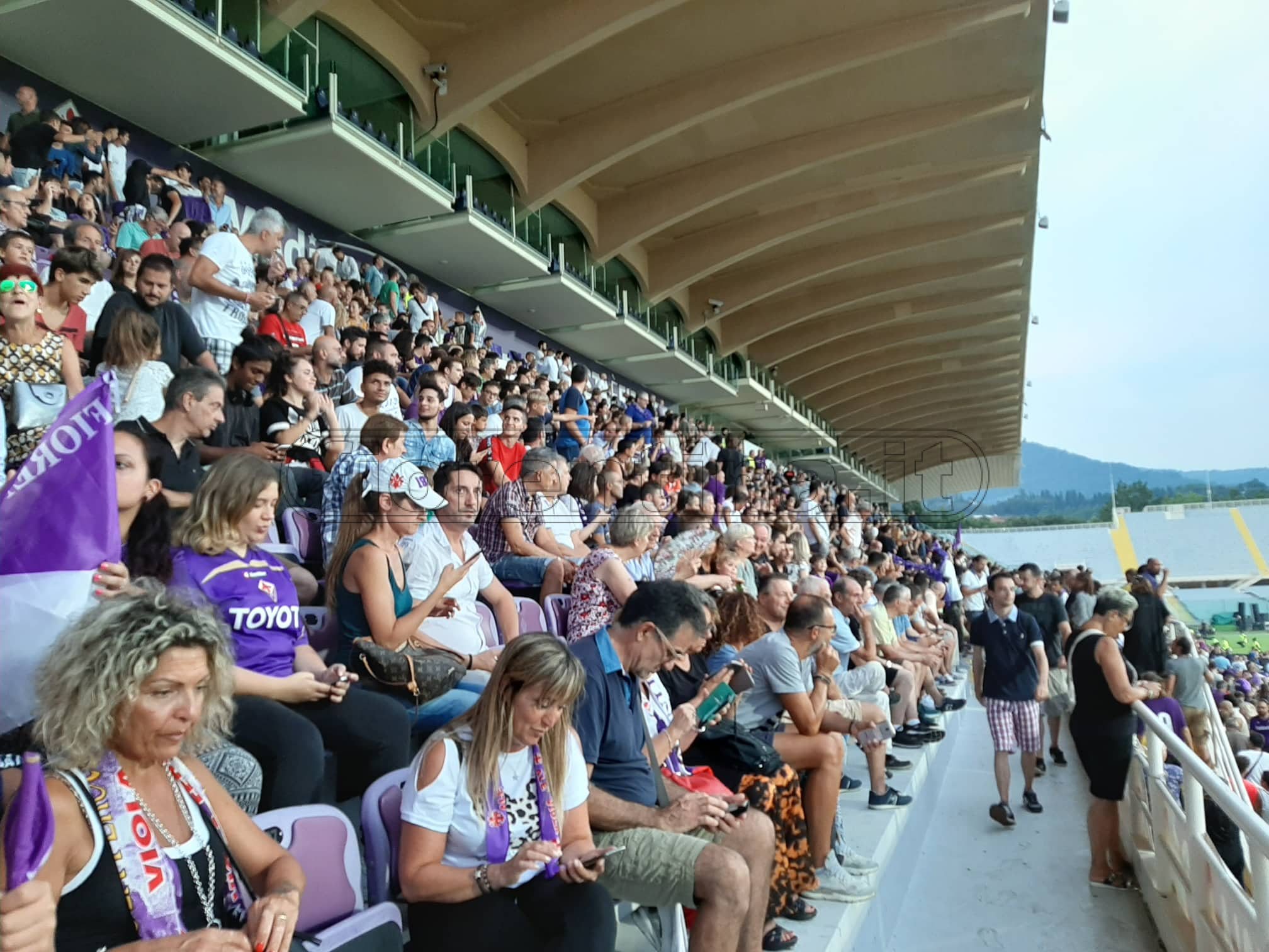 Franchi, entusiasmo fuori e dentro lo stadio. Joe Barone ed i selfie con i tifosi (FOTO)