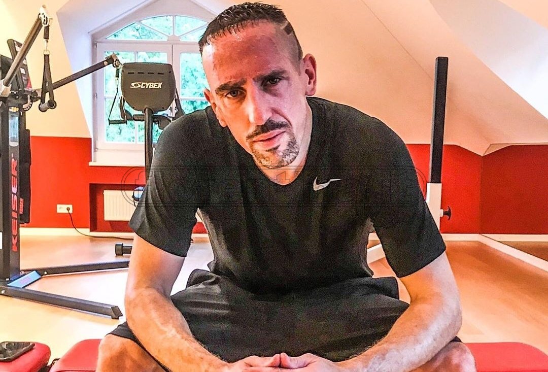 Ribery sui social: "In preparazione per una nuova sfida". E Toni gli chiede se verrà in Italia