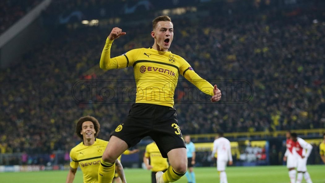 Il giovane Jacob Bruun Larsen nel mirino della Fiorentina, ma il Dortmund chiede molto