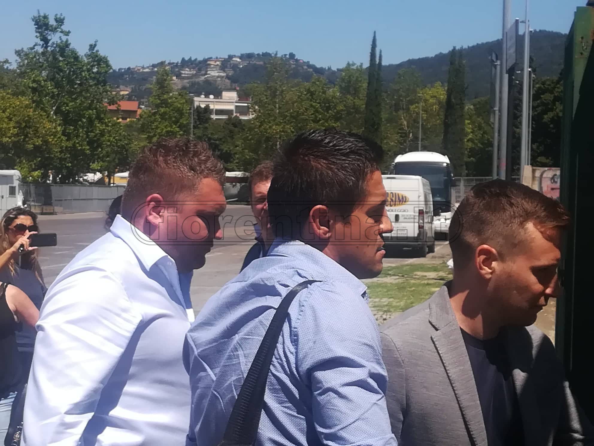 Arrivati al centro sportivo anche gli agenti di David Hancko (FOTO VI.IT)