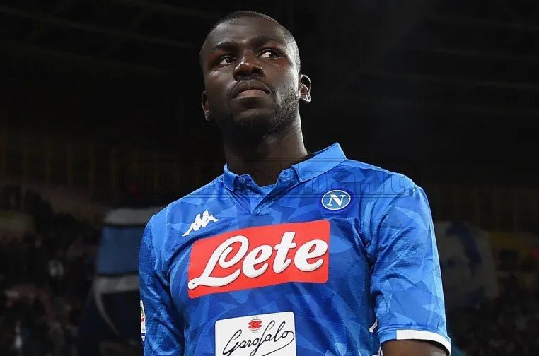 Fiorentina-Napoli, scoppia un altro caso: sputo di Koulibaly a Sottil?