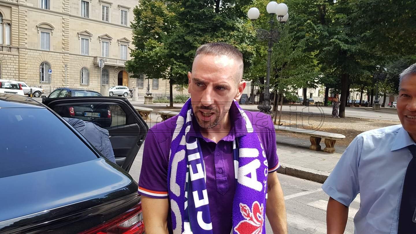 Iniziate le visite mediche di Ribery alla clinica Fanfani (FOTO/VIDEO VI.IT)
