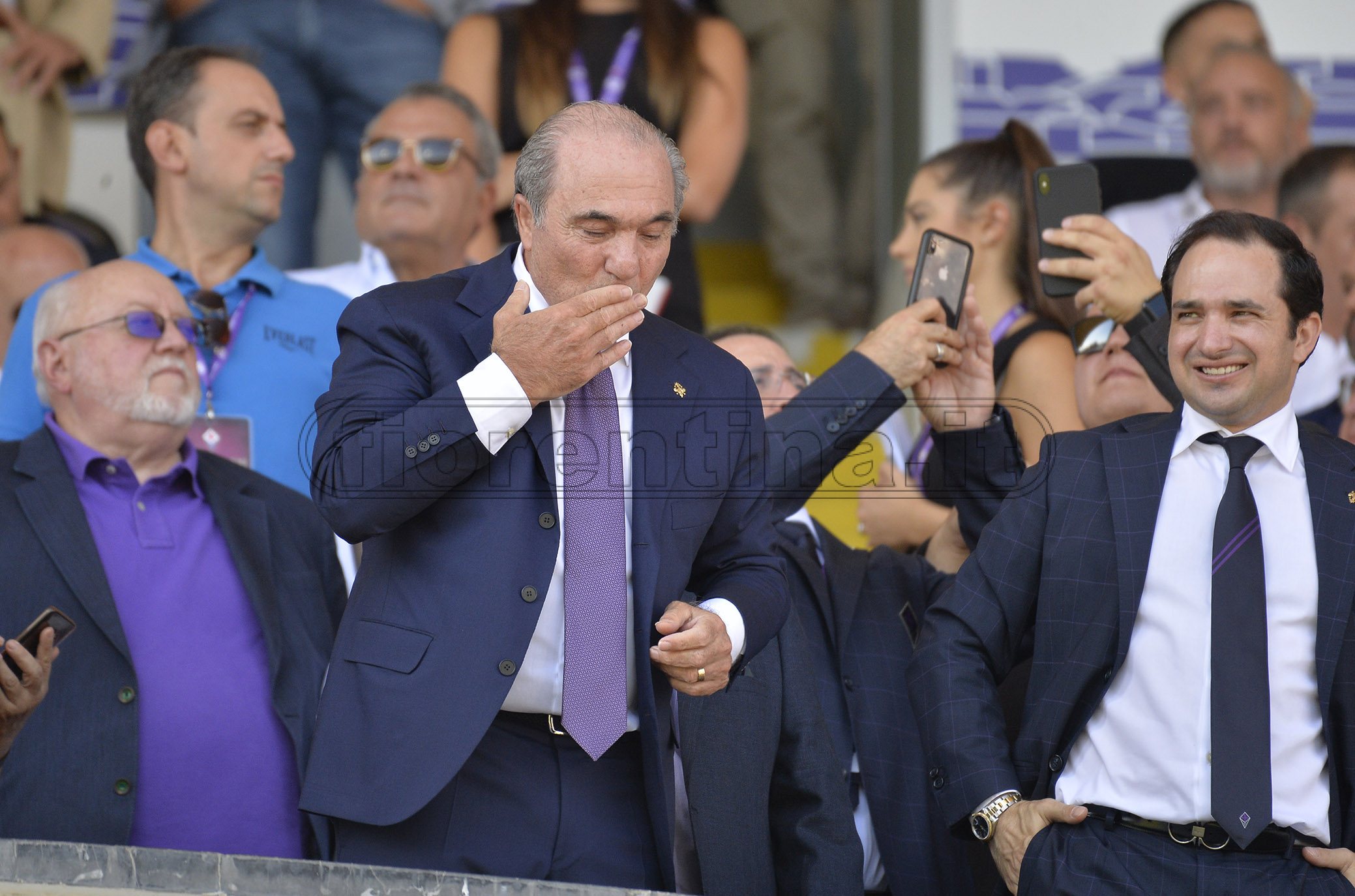 Commisso c’è. Il patron viola è a Firenze: “Fatemi riposare. Incontri già oggi? Vediamo”