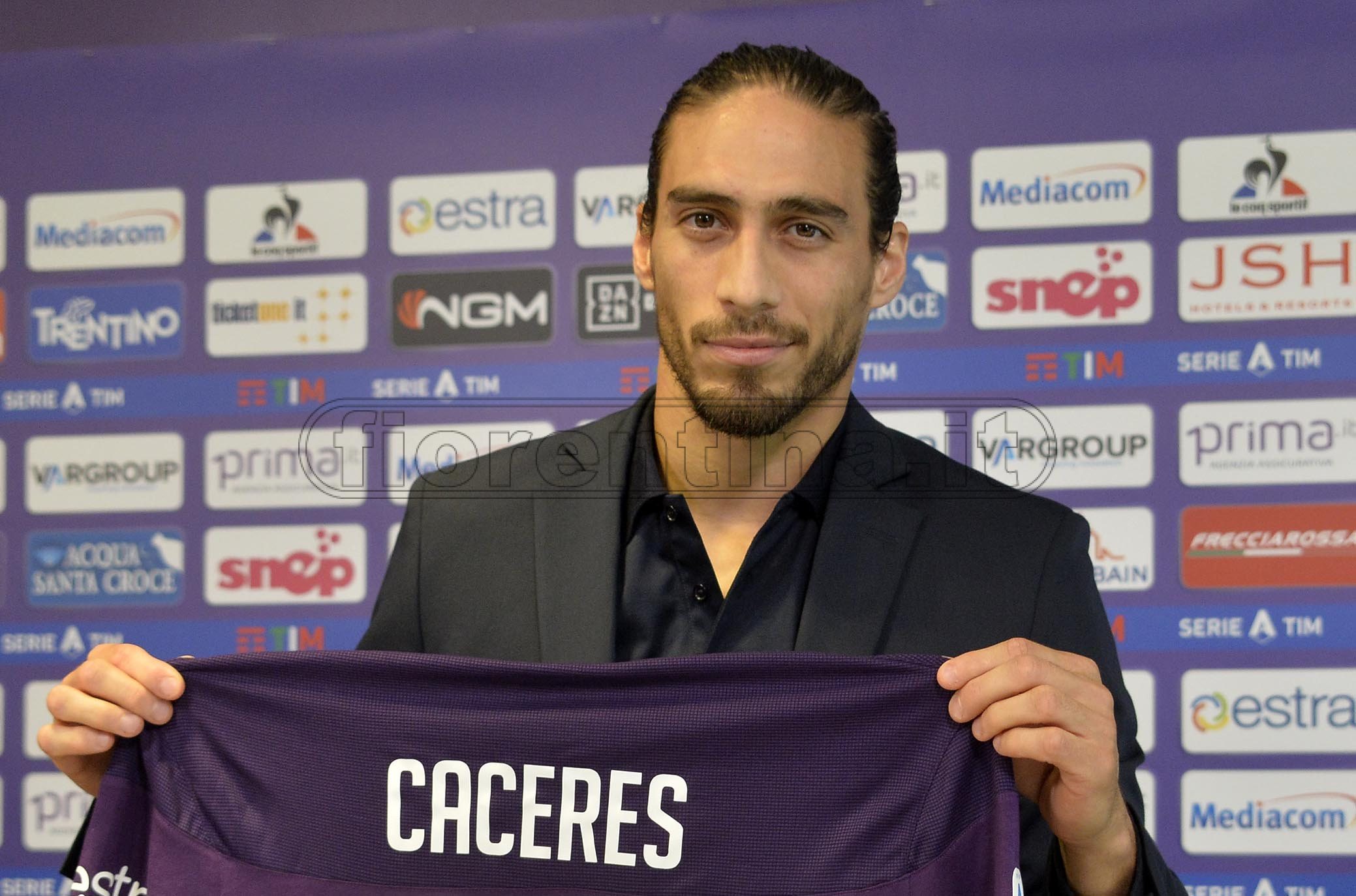 Le immagini della presentazione di Caceres nella FOTOGALLERY di VI.IT