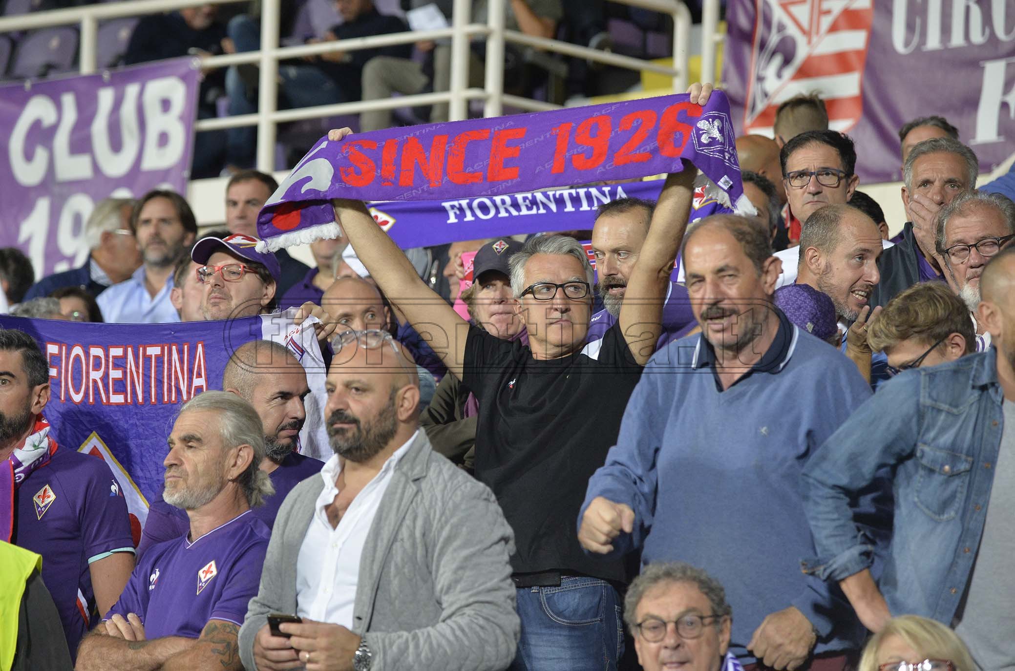 Fiorentina-Sampdoria, le immagini dei tifosi viola al Franchi