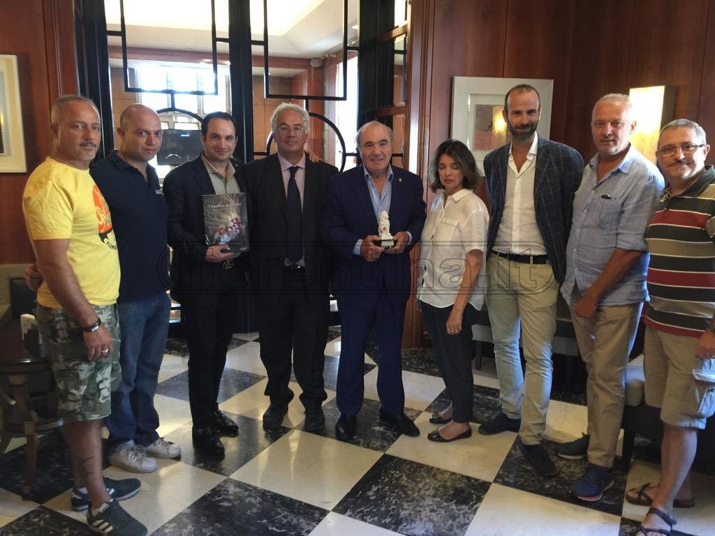 Commisso visita i Bandierai degli Uffizi: "Riconsegnato il Marzocco smarrito" (FOTO)