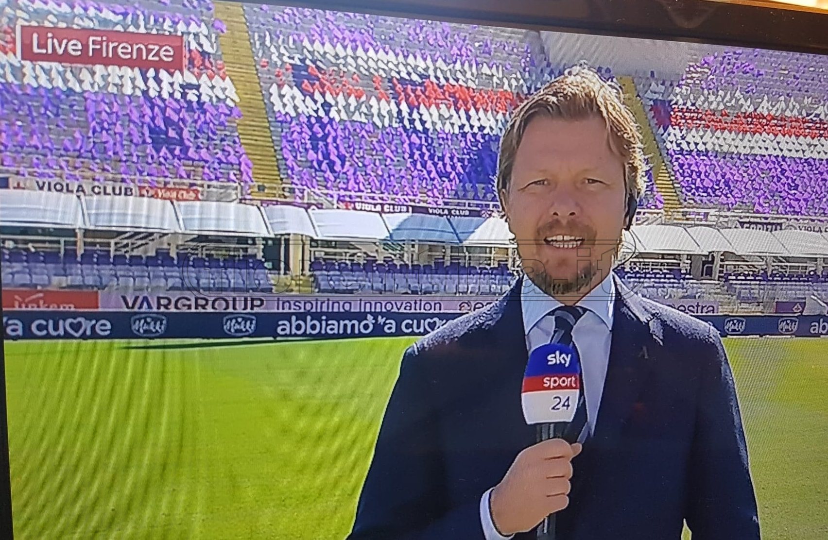 Attesa tra i tifosi per Fiorentina-Juventus. E Sky 'svela' parte della coreografia (FOTO)