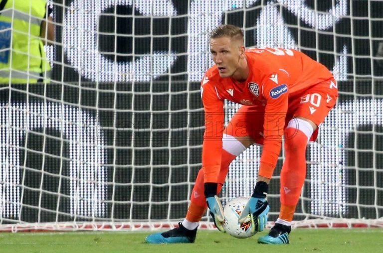Olsen: "Contatto con Simeone in Fiorentina-Roma? Per me non era rigore, per lui sì"