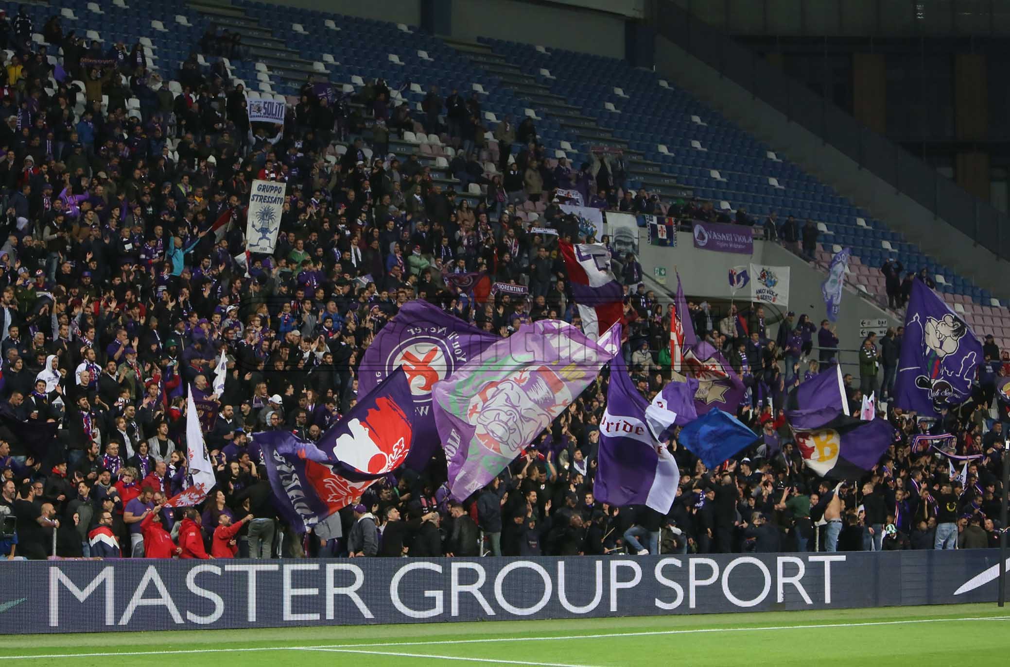 Tifosi mobilitati per Cagliari: circa 400 in Sardegna a sostenere i viola
