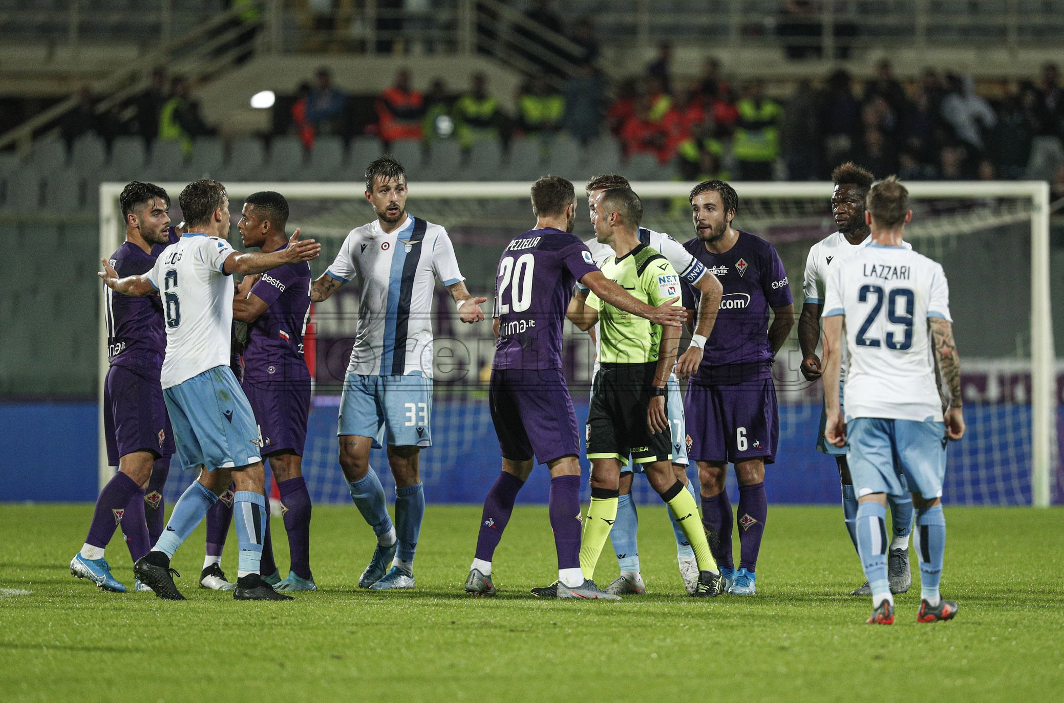 Colpo Lazio: Immobile-gol all'89', ma l'arbitro sbaglia tutto. Furia viola
