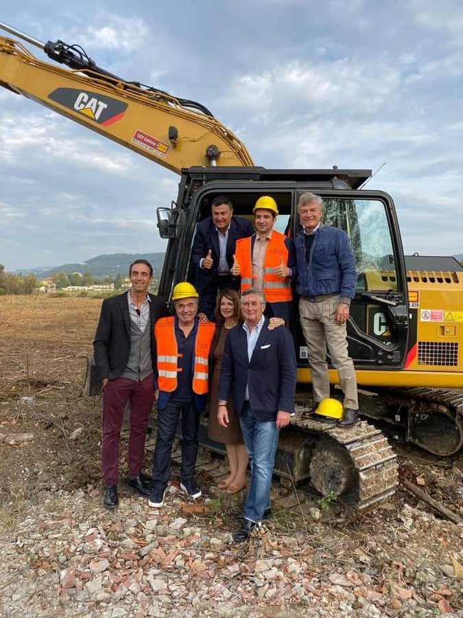 Centro sportivo, iniziano i lavori: proprietà e dirigenza sulla ruspa (FOTO)