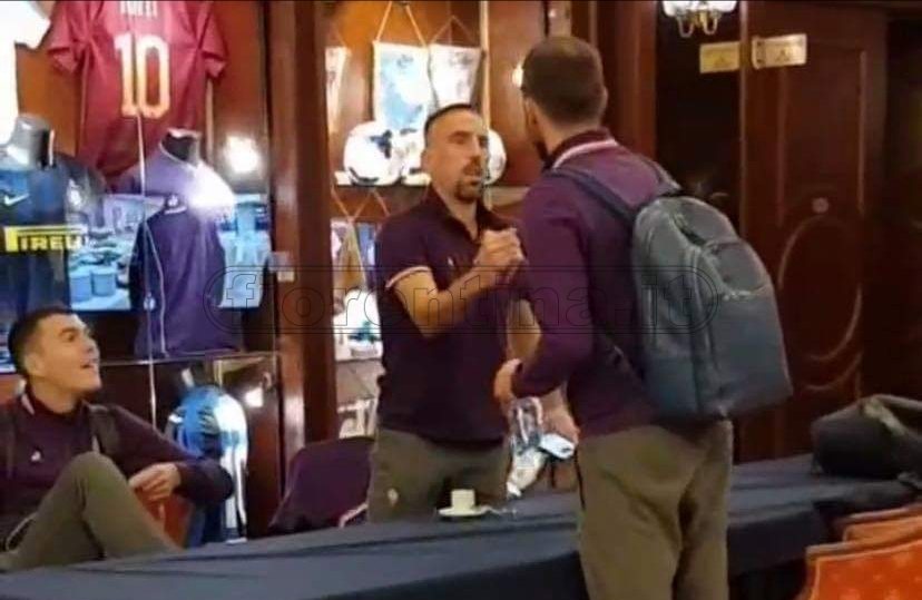 Ribery incoraggia i compagni prima della partita (VIDEO)