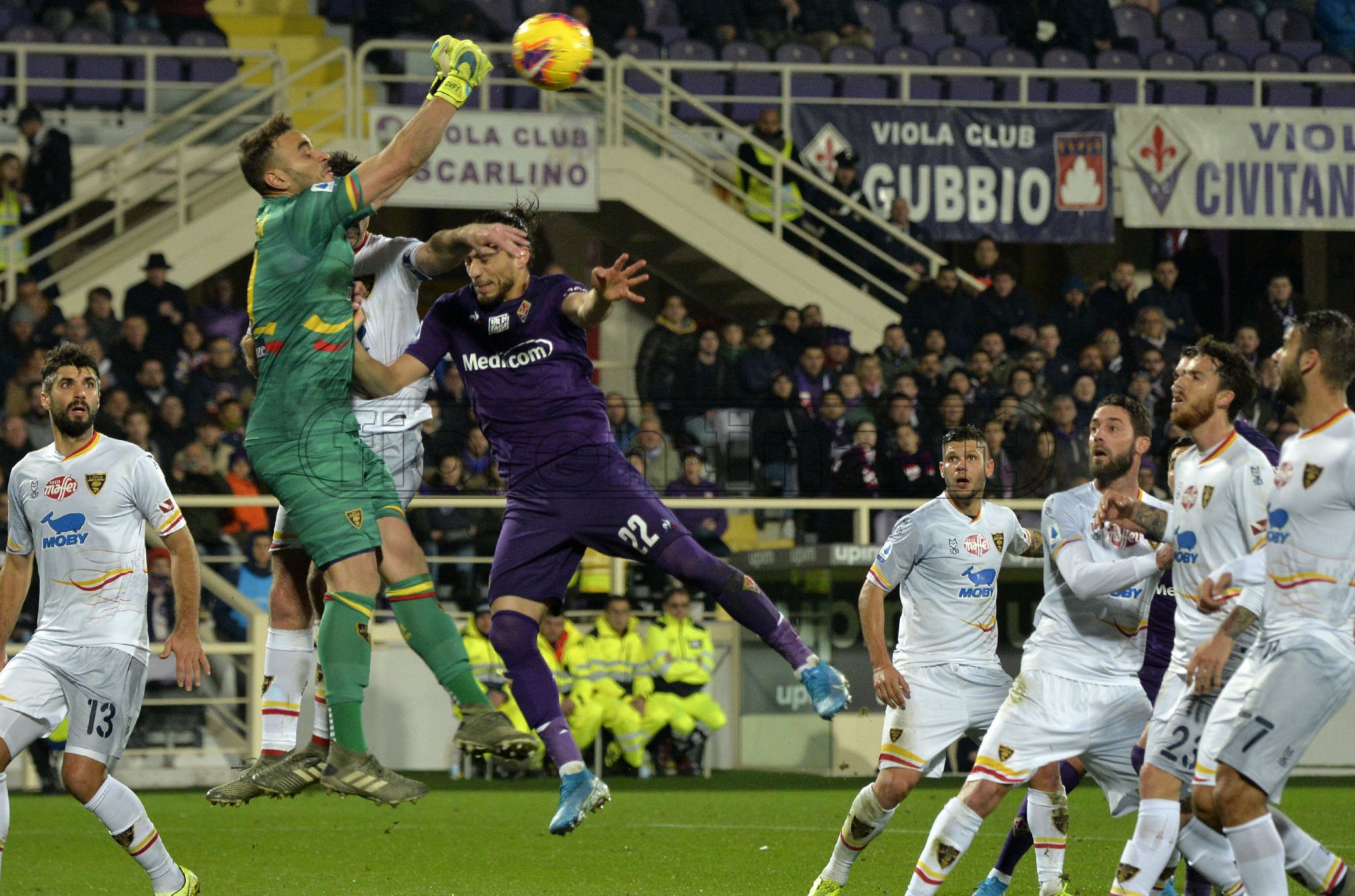 FIORENTINA-LECCE 30-11-2019 GABRIEL PARA SU MARTIN CACERES. GALASSI SILVANO/SILPRESS