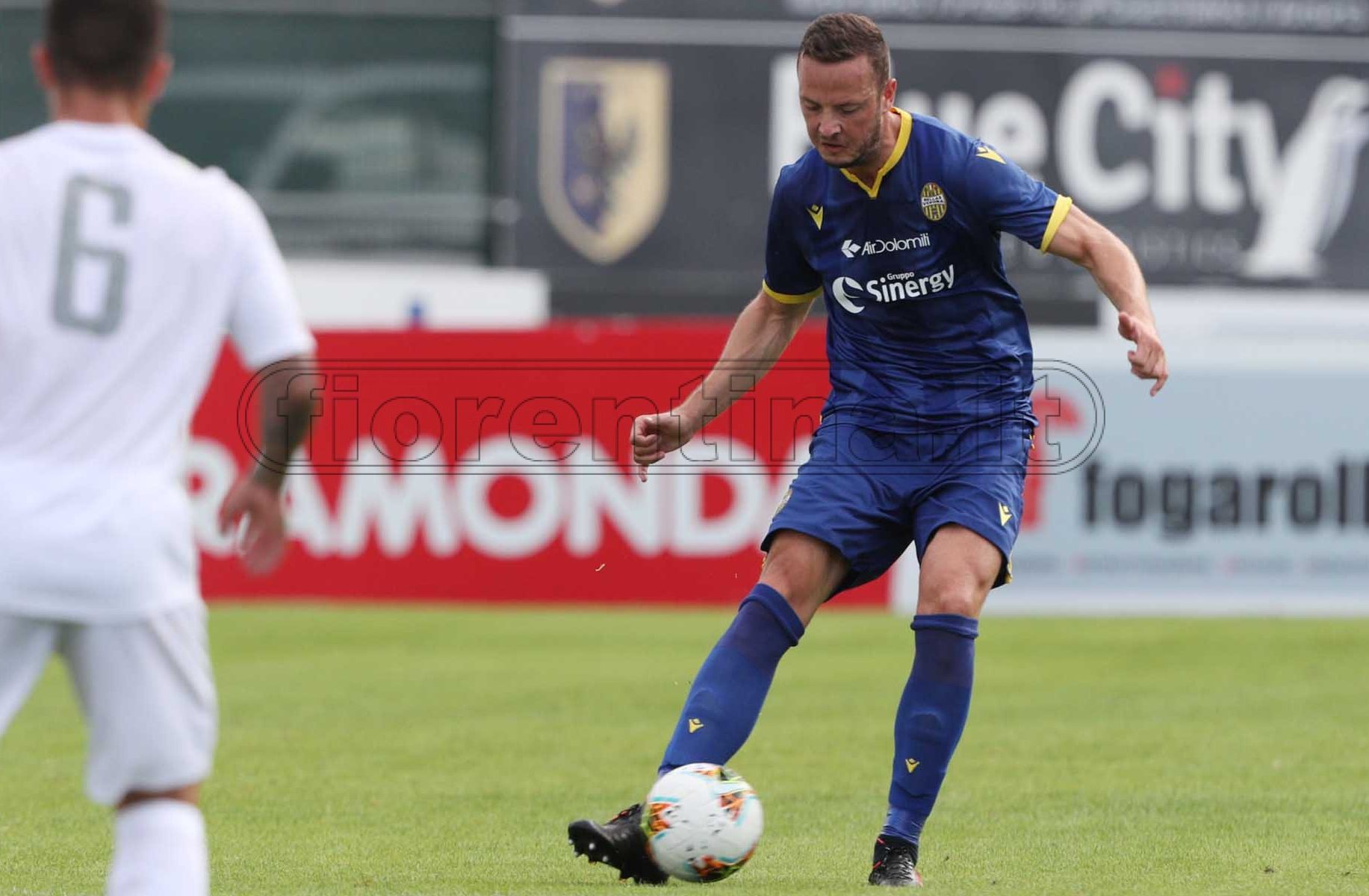 Napoli, Rrahmani positivo al Covid. Due positivi anche nel Torino