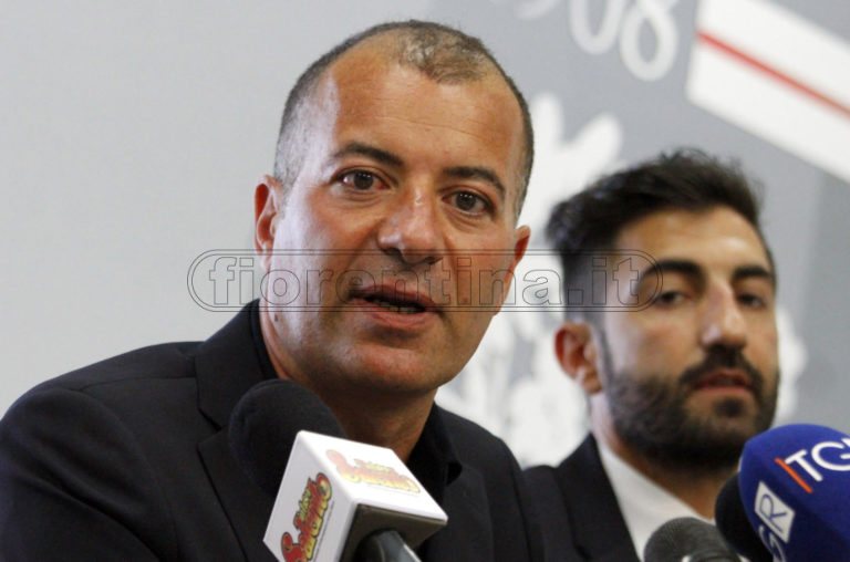 Pres. Lecce: "Vittoria di grandissimo prestigio. C'erano due rigori netti: incredibile"
