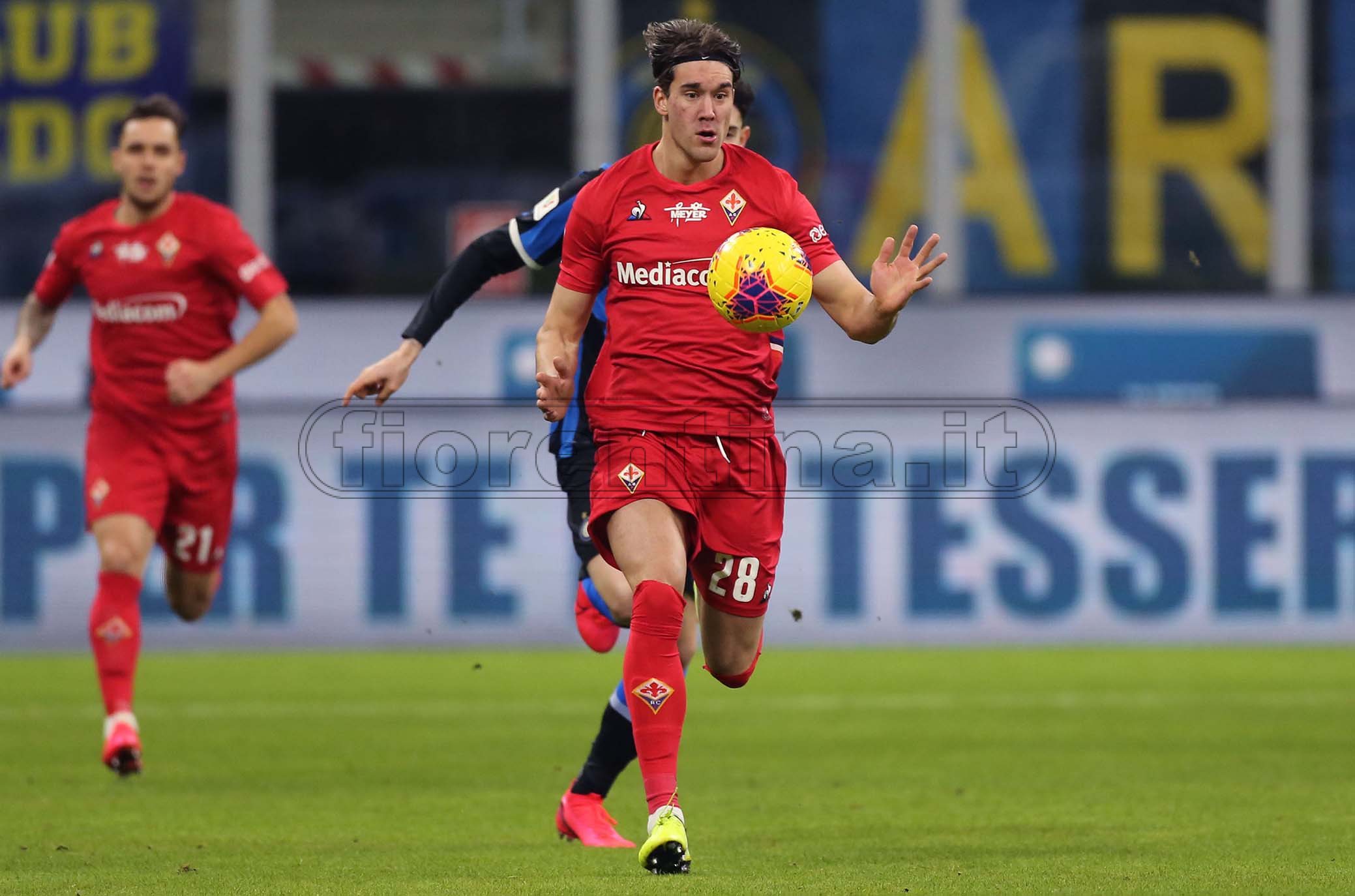 Vlahovic più di Cutrone. La staffetta continua