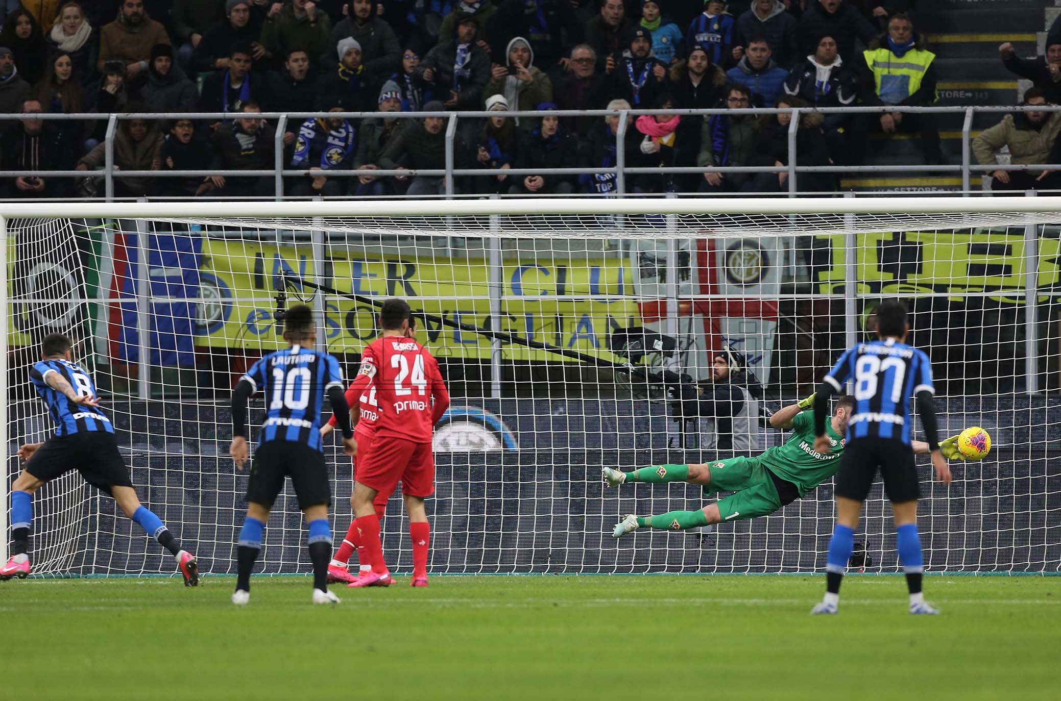 INTER - FIORENTINA COPPA ITALIA 29-01-2020 PARATA DI PIETRO TERRACCIANO SU VECINO. SILPRESS