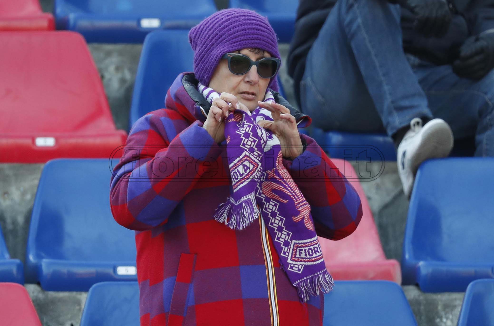 BOLOGNA - ITALY, 06-01-20 -FOTO DI CASTALDI / SILPRESS - 18° GIORNATA DI CAMPIONATO SERIE A TIM - STADIO RENATO DALL’ARA - BOLOGNA VS FIORENTINA, NELLA FOTO: TIFOSI DELLA FIOORENTINA IN TRASFERTA A BOLOGNA