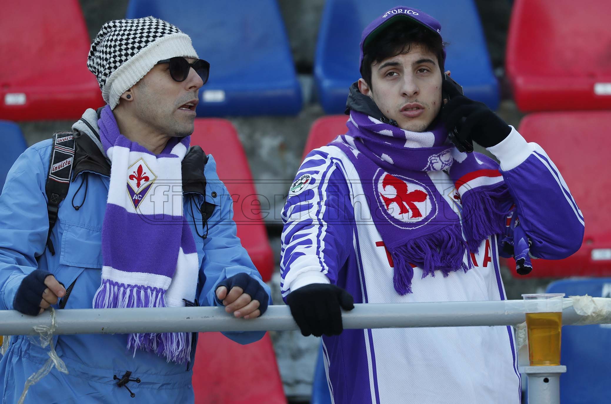 BOLOGNA - ITALY, 06-01-20 -FOTO DI CASTALDI / SILPRESS - 18° GIORNATA DI CAMPIONATO SERIE A TIM - STADIO RENATO DALL’ARA - BOLOGNA VS FIORENTINA, NELLA FOTO: TIFOSI DELLA FIOORENTINA IN TRASFERTA A BOLOGNA