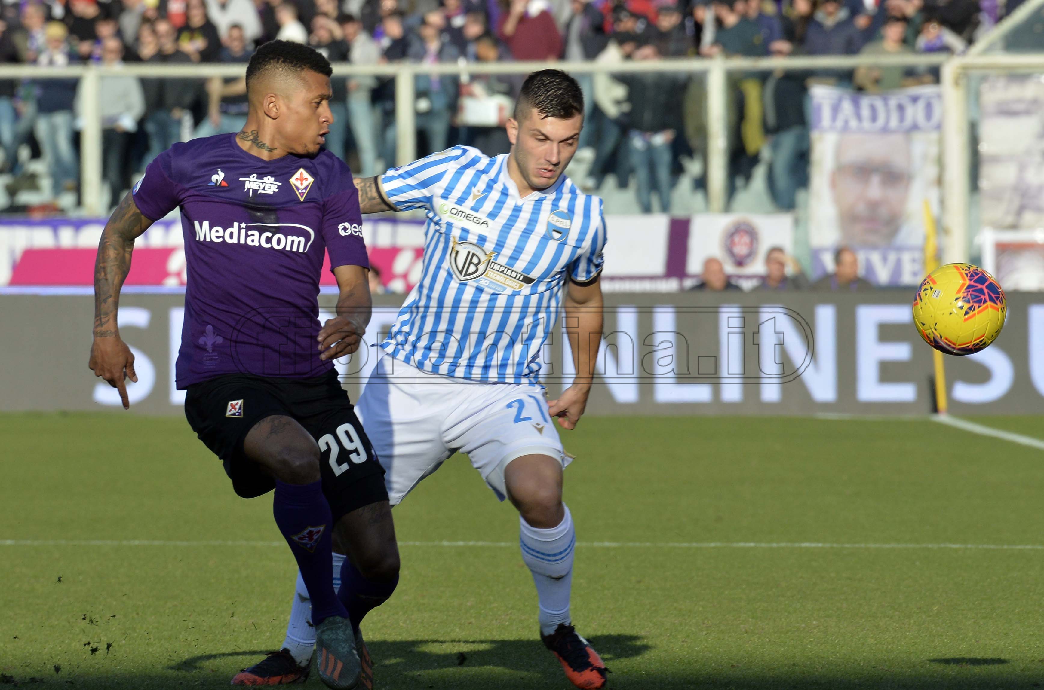 Per la fascia spunta il nome di Strefezza della SPAL. Sul brasiliano anche Torino e Alaves
