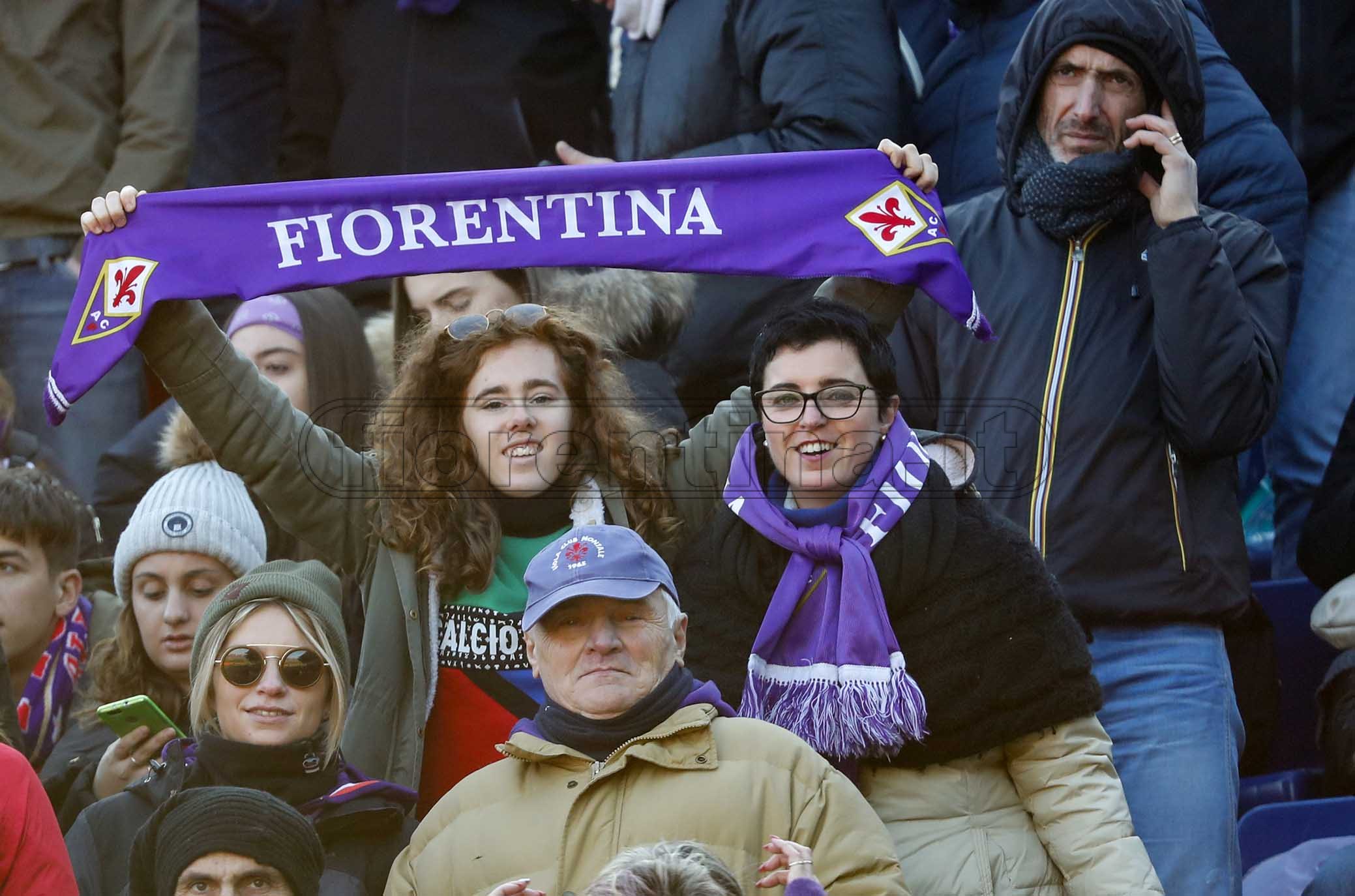 BOLOGNA - ITALY, 06-01-20 -FOTO DI CASTALDI / SILPRESS - 18° GIORNATA DI CAMPIONATO SERIE A TIM - STADIO RENATO DALL’ARA - BOLOGNA VS FIORENTINA, NELLA FOTO: TIFOSI DELLA FIOORENTINA IN TRASFERTA A BOLOGNA