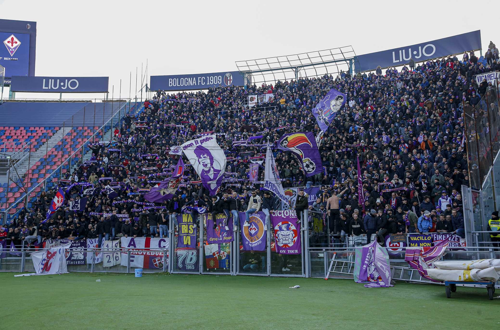 Oltre 2mila cuori viola al Dall’Ara. Il ringraziamento social della Fiorentina ai suoi tifosi